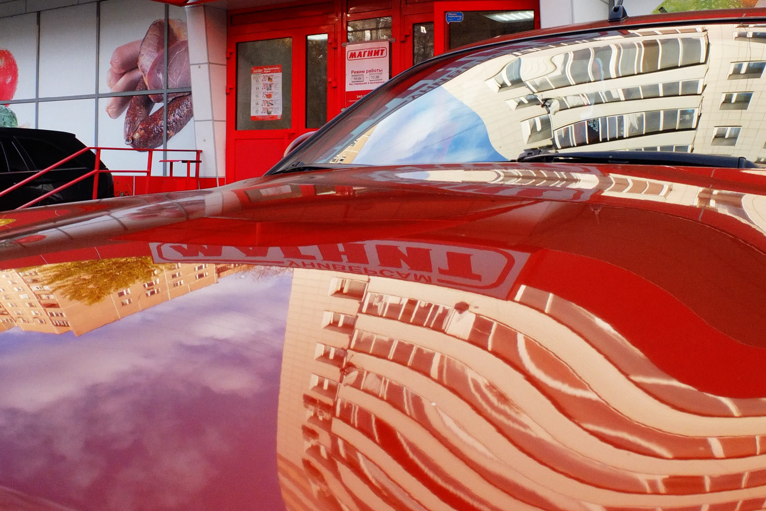 Крупный ритейл замедляет обороты из-за снижения инфляции и экономных покупателей