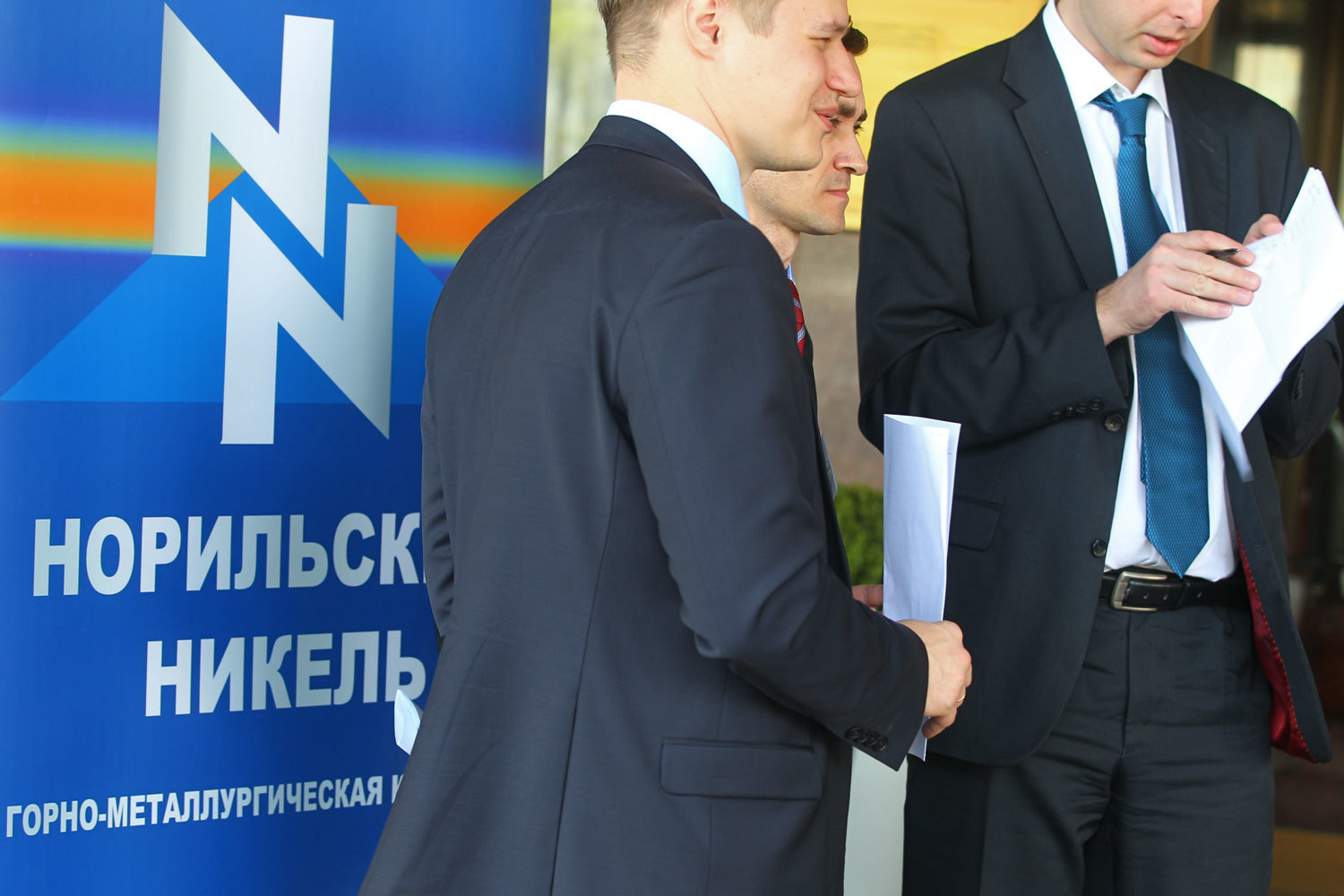 Со следующего года «Норникель» будет направлять на дивиденды только половину EBITDA, но не меньше $2 млрд, говорится в сообщении UC Rusal