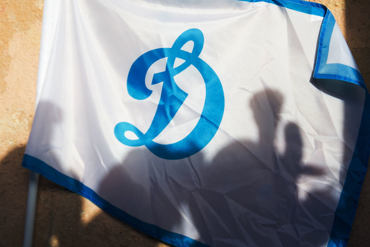 Первым объявил об уходе с должности президент ХК "Динамо" Аркадий Ротенберг, который также является членом совета Федерации хоккея России (ФХР)