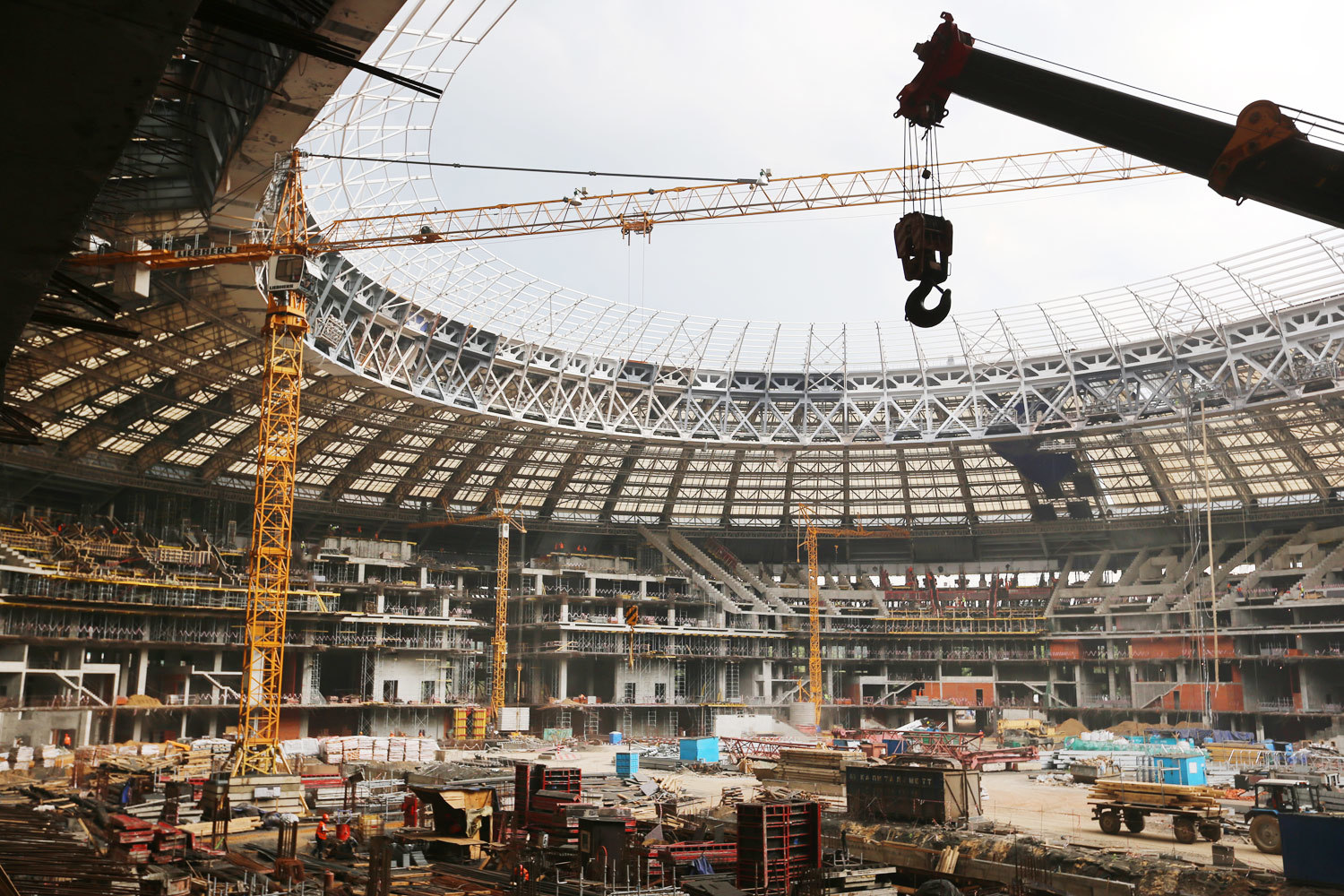 Конкурс на проектирование и строительство объектов инфраструктуры в "Лужниках" к чемпионату мира по футболу в 2018 г. в Москве был объявлен в начале июня