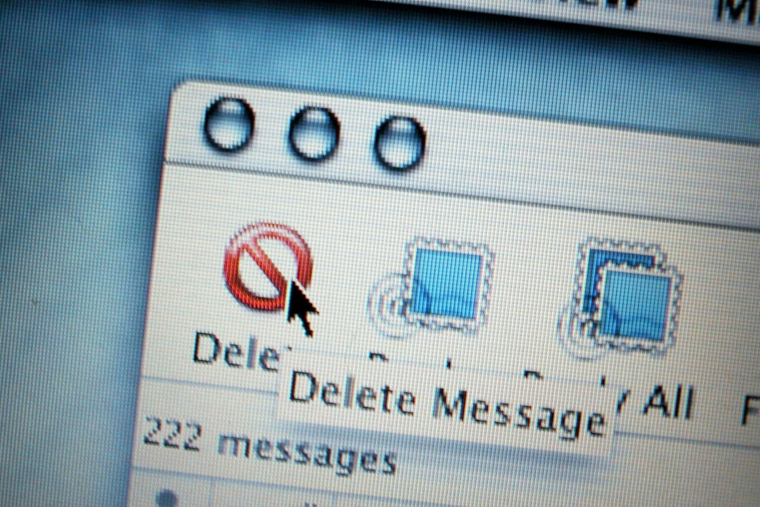 В McKinsey Global Institute подсчитали: в среднем каждый работник тратит 13 часов в неделю, или 28% рабочего времени, на общение по электронной почте