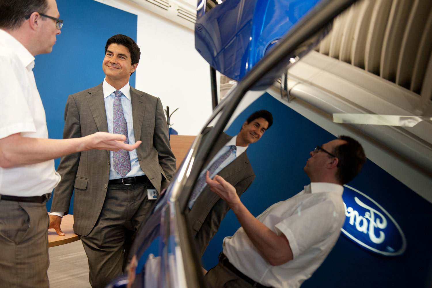 Льгота по налогу на имущество позволит компенсировать часть затрат на запуск обновленного модельного ряда автомобилей и поможет предложить конкурентоспособную цену на них, объясняют авторы законопроекта