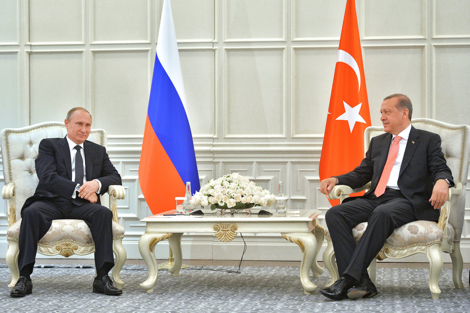 Президент России Владимир Путин (на фото слева) и премьер Турции Реджеп Эрдоган не смогли ускорить «Турецкий поток»