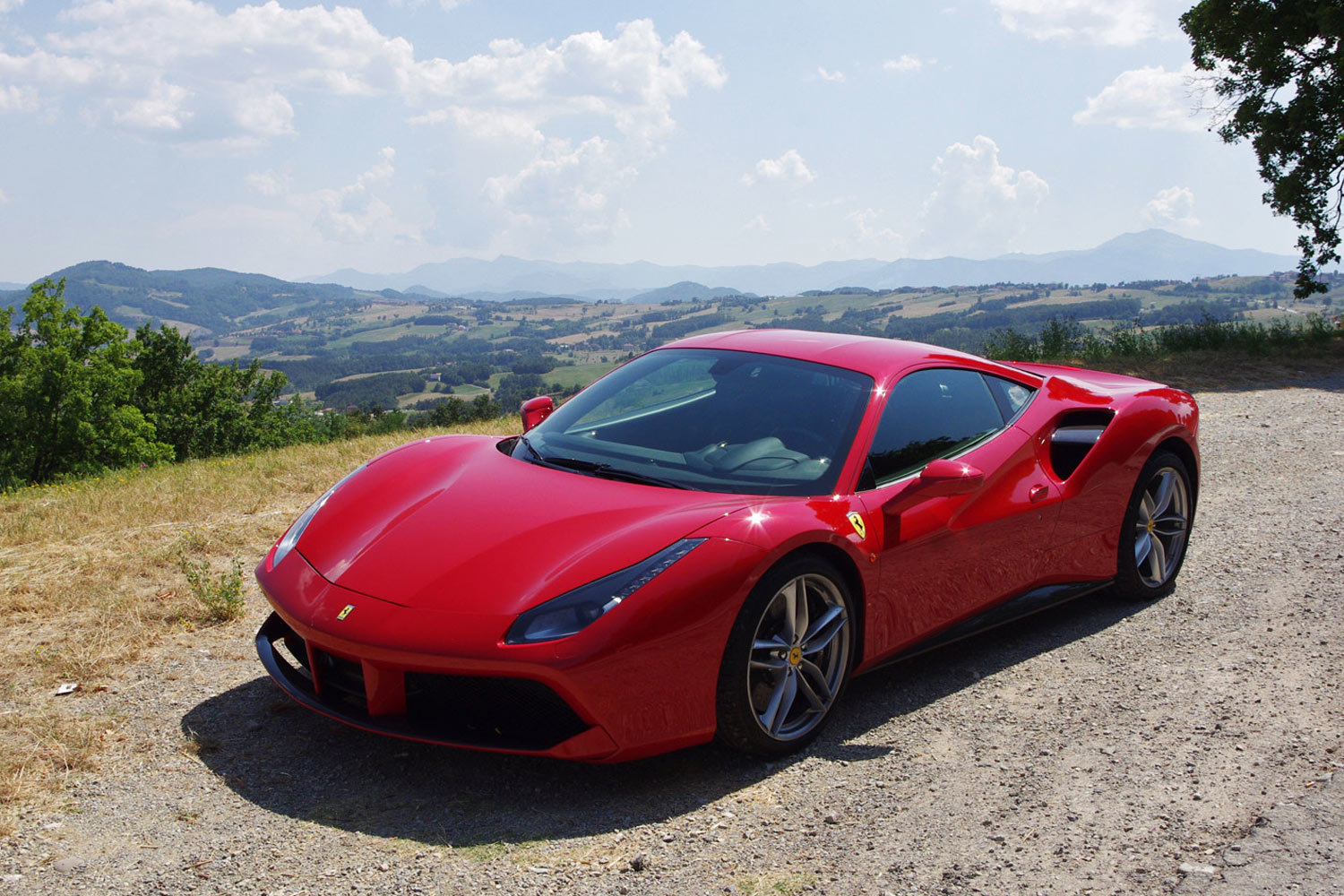 Ferrari 488 GTB красный