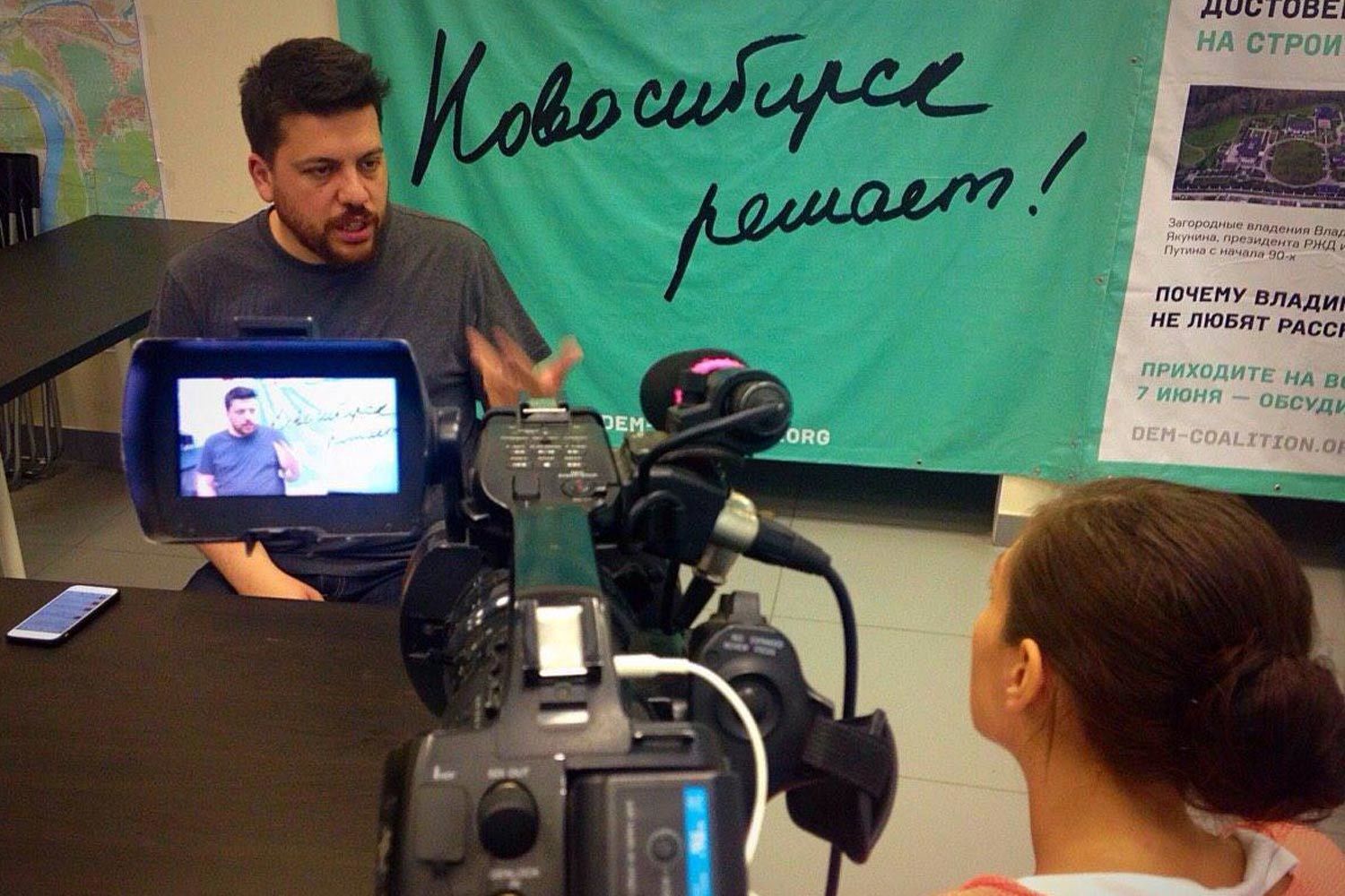 Руководитель избирательного штаба в Новосибирске Леонид Волков сказал «Ведомостям», что он, двое кандидатов и двое членов штаба продолжат голодовку, которая длится уже десятый день