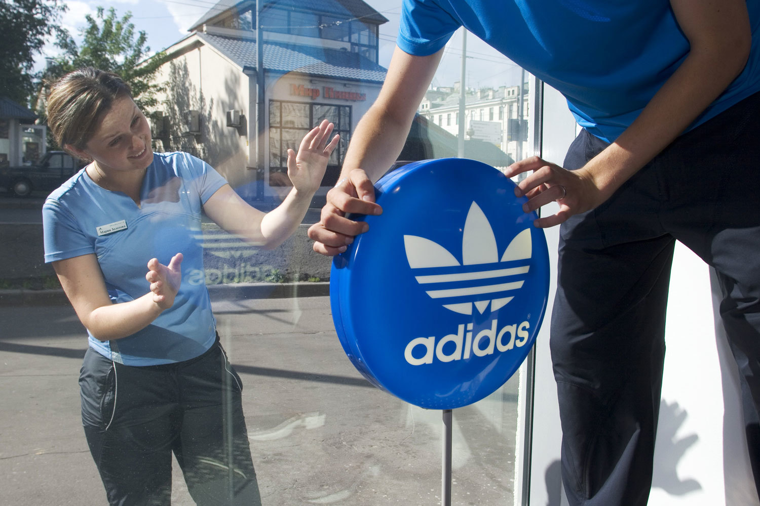 Adidas верит в потенциал российского рынка, несмотря на сокращение выручки в этом году