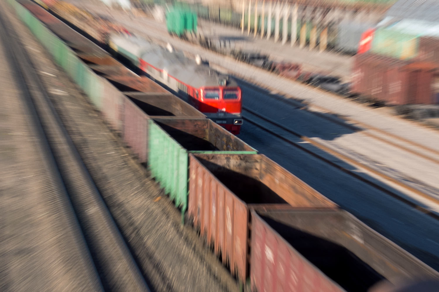 Запрета на въезд порожних вагонов из России нет, но российские железнодорожные операторы полагают, что запрет затронет и их вагоны