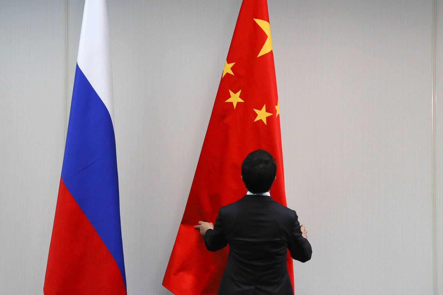 О том, что Россия рассчитывает достичь договоренностей по контракту к этому визиту, в конце июля заявил министр энергетики Александр Новак