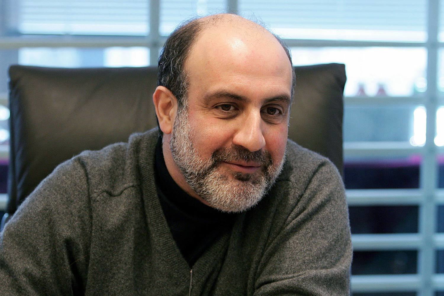 Клиенты Universa не передают Нассим Талебу в управление средства, но покупают у него страховку от обвала