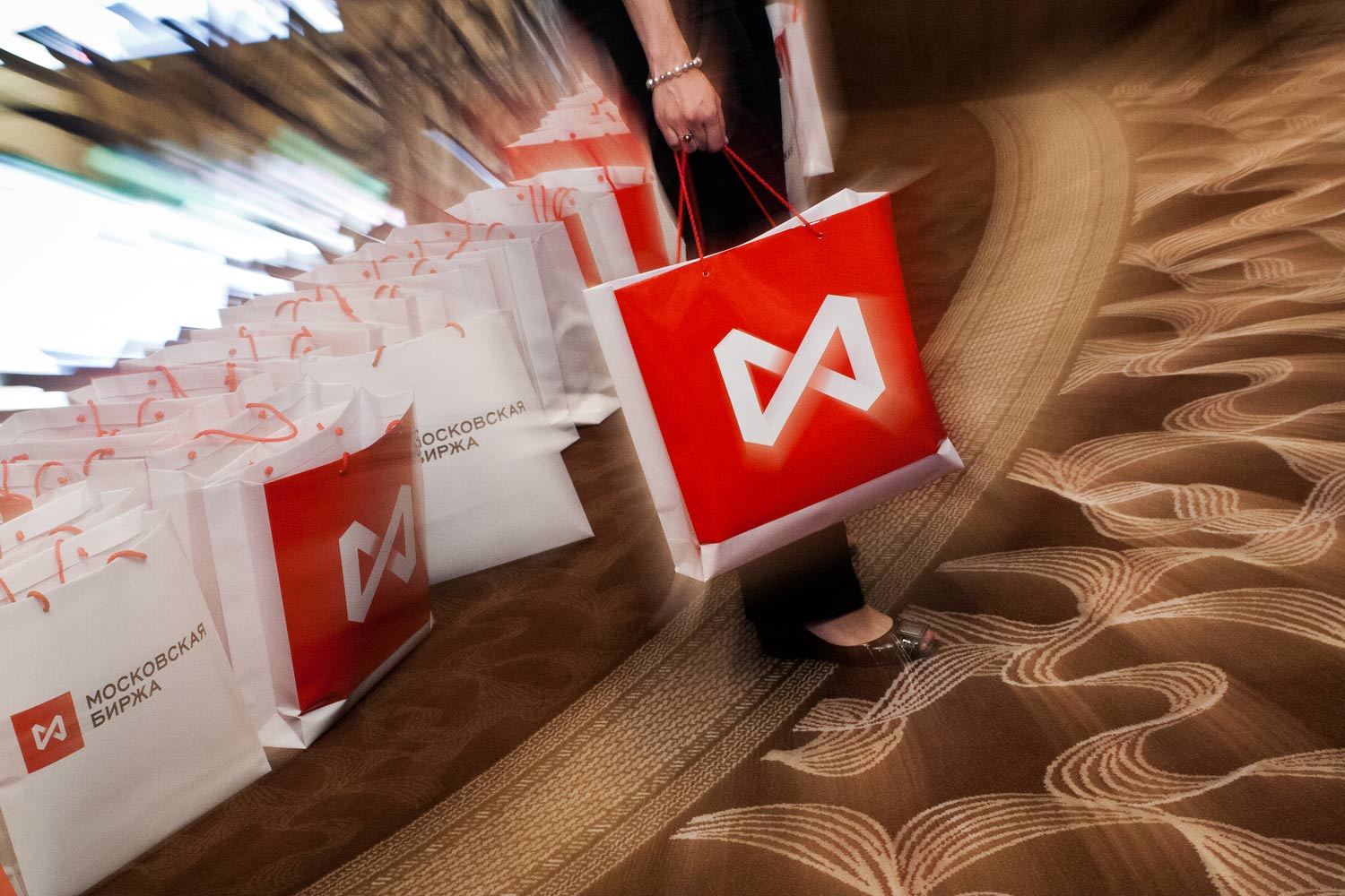 Гражданам предстоит разобраться и с рисками, которые несут новые возможности