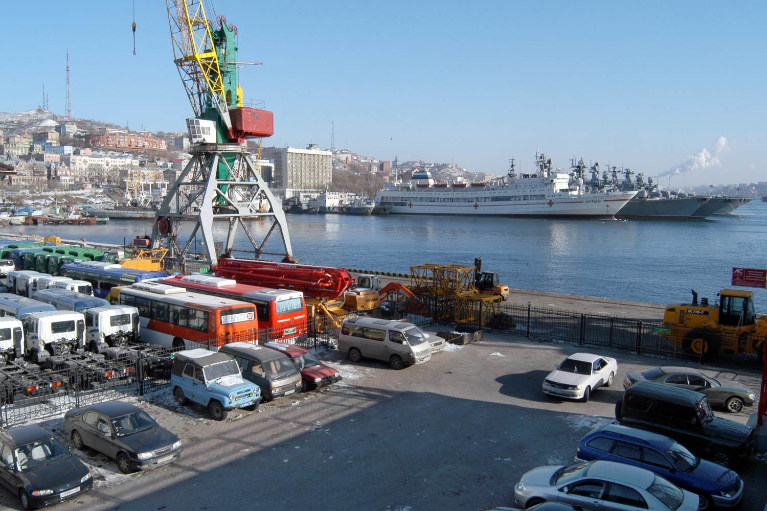 Режим свободного порта заработает во Владивостоке в октябре 2015 г.