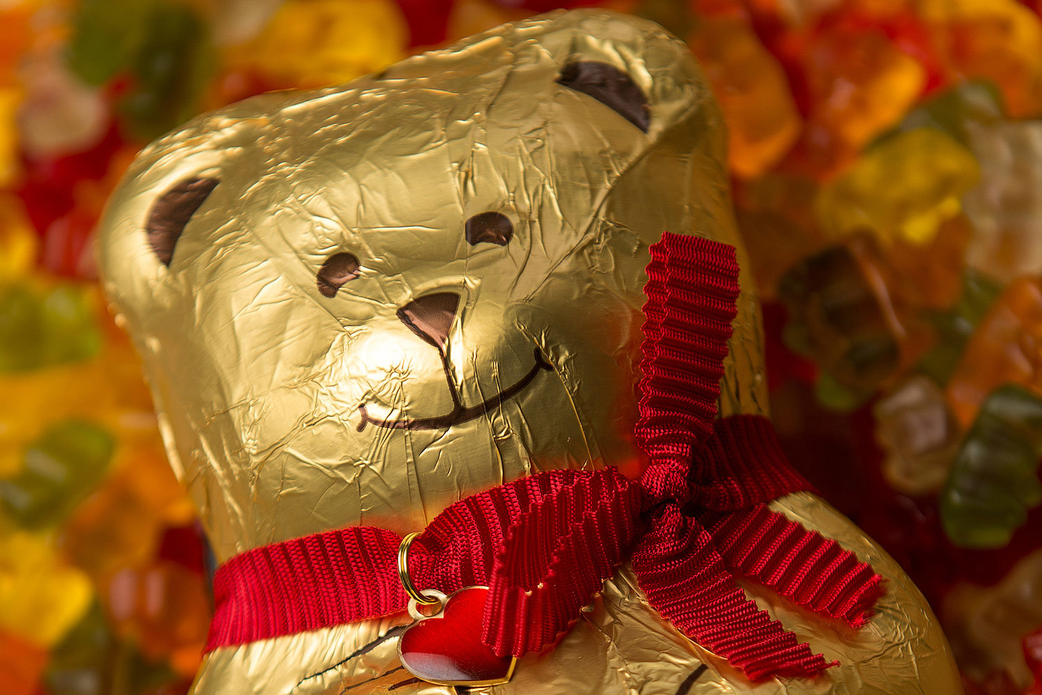 Lindt отстояла медвежонка