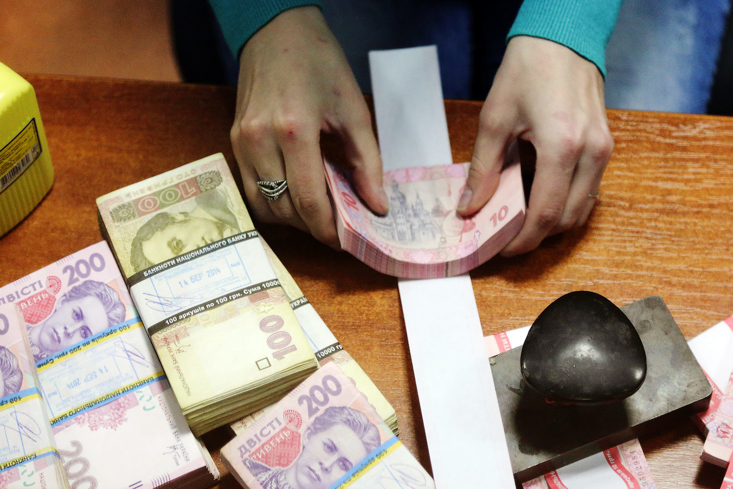 Правительство Украины ждет в этом году падения экономики на 8,9% при инфляции 45,8%