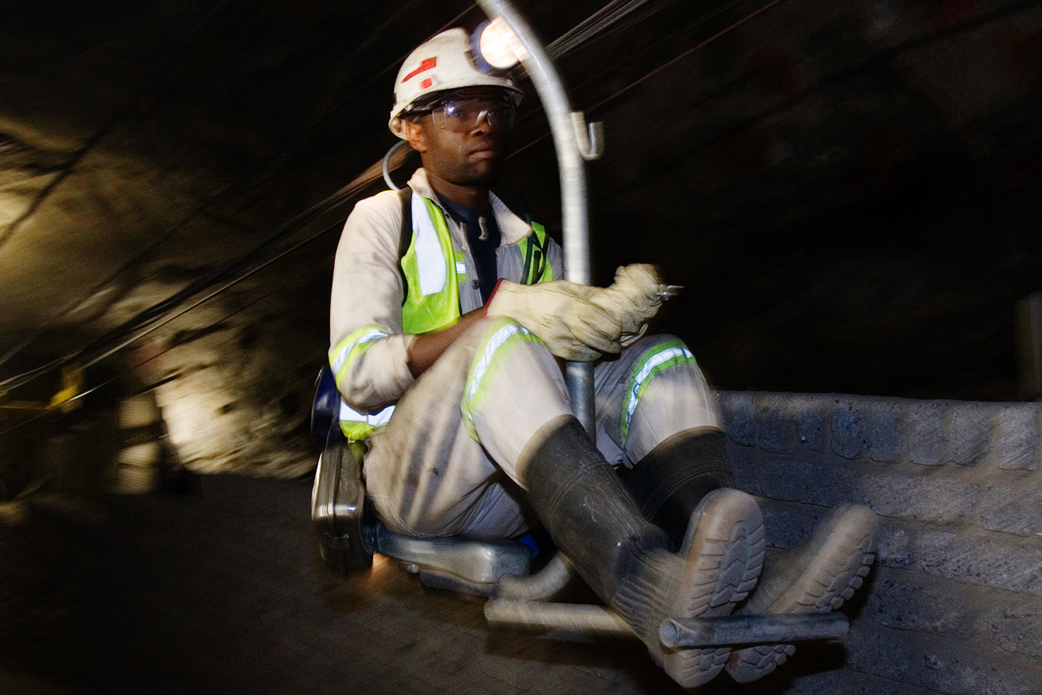 Цена нефти, угля, а также меди, одним из крупнейших производителей которой стала Glencore после поглощения Xstrata, находится у многолетних минимумов