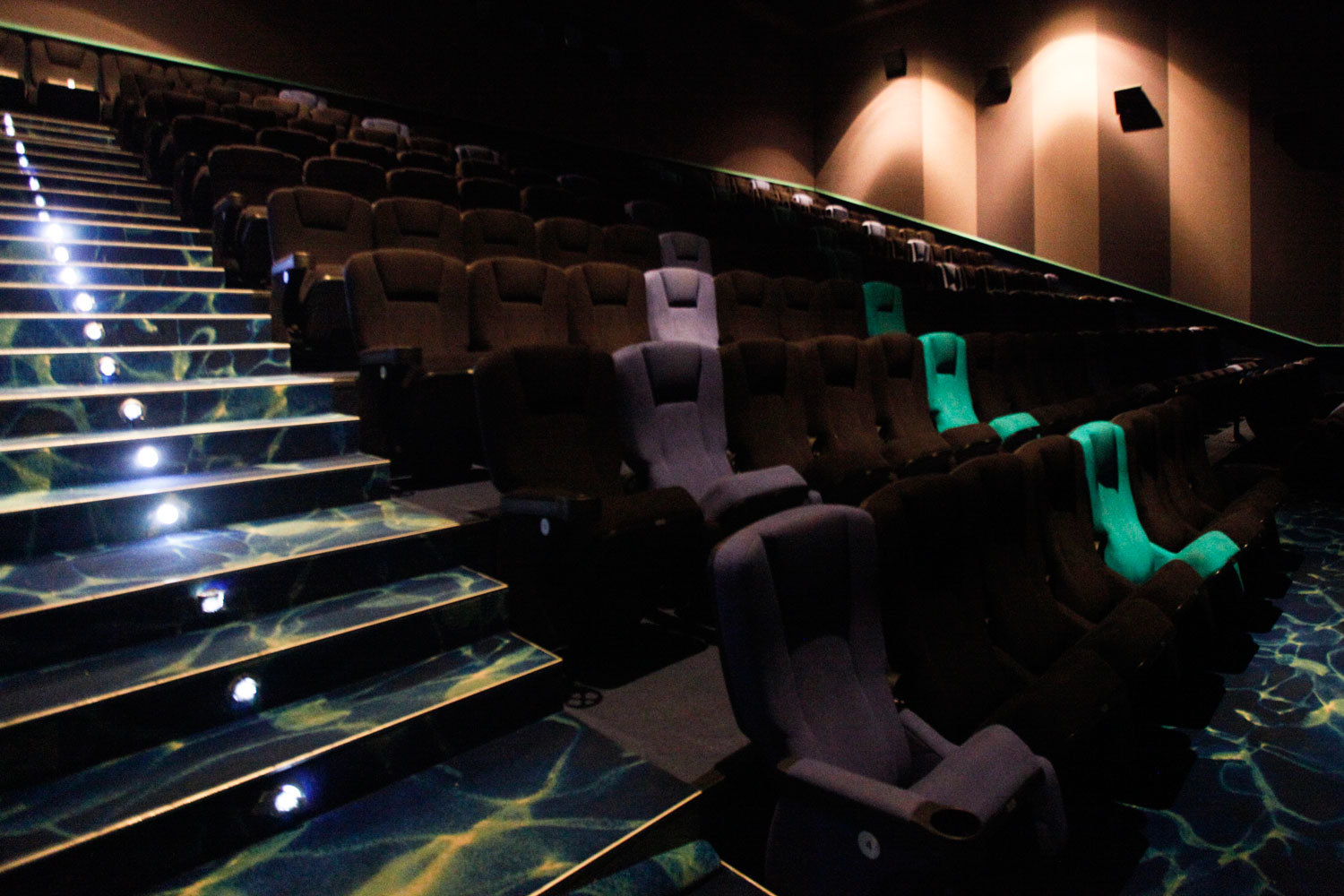 Количество проданных билетов почти не изменилось – 145,9 млн.