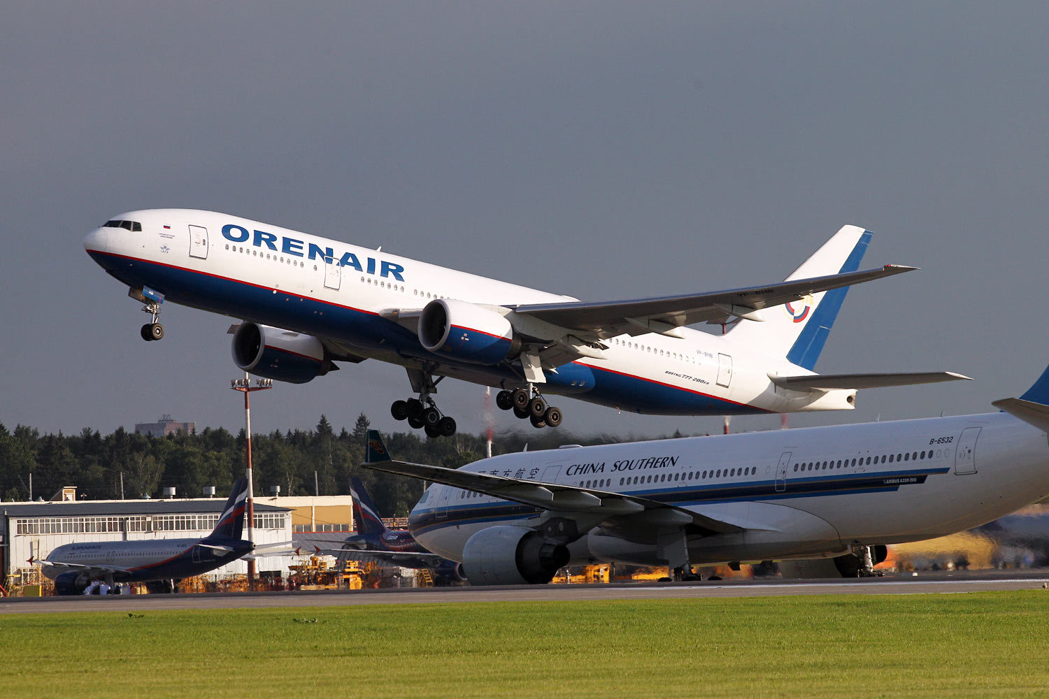 У Orenair в парке всего три Boeing-777. До спада туристического рынка в 2014 г. компания как раз специализировалась на чартерных перевозках