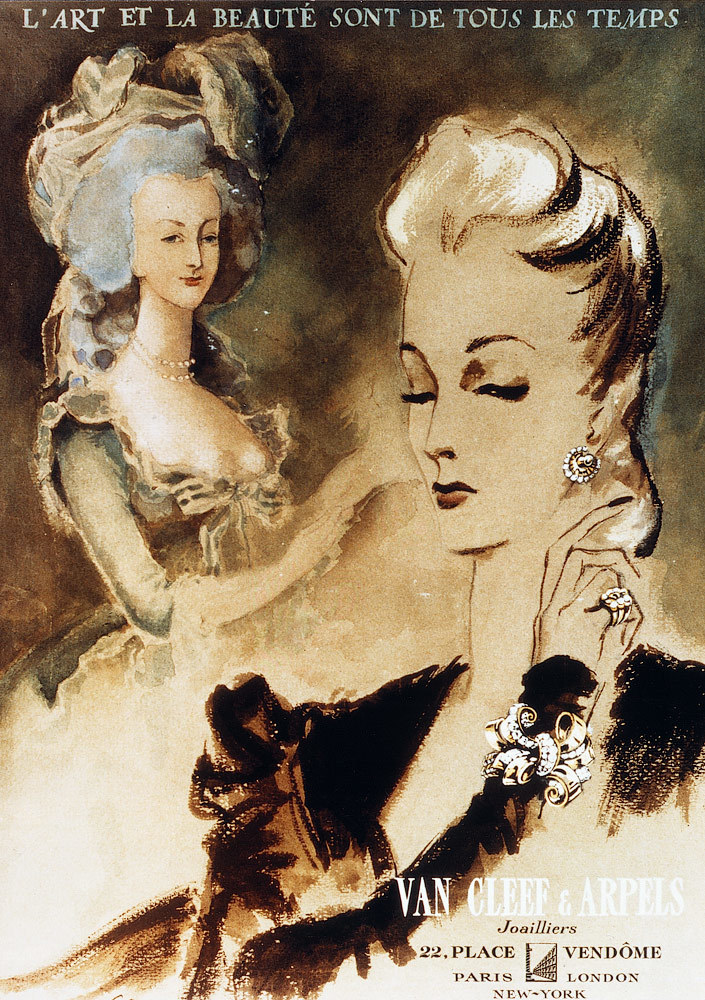 Выставка Art of Clip включает 280 брошей разных форм и стилей, а также архивные фотографии, эскизы и рекламные плакаты