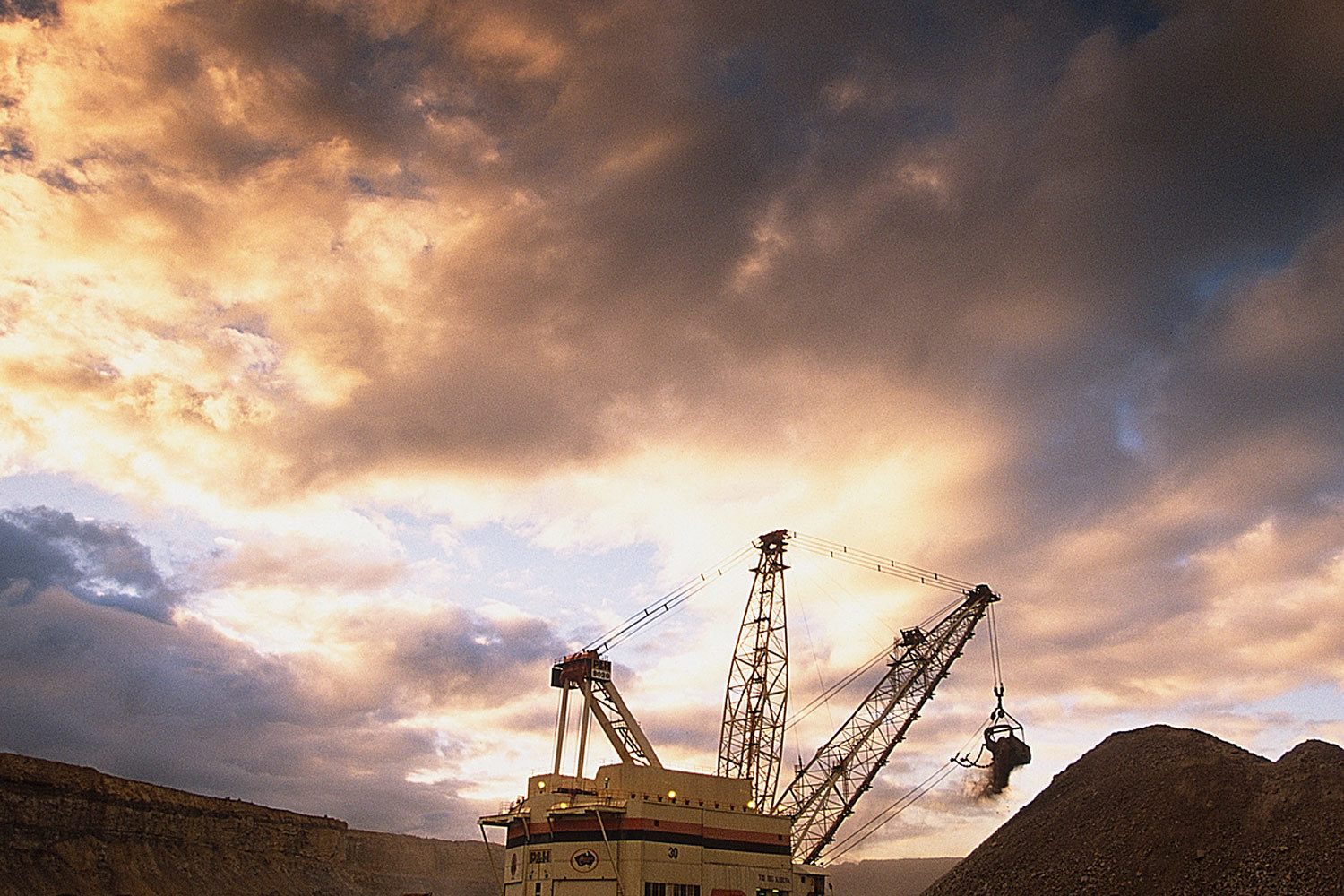 Добыча в прошлом году выросла на руднике Cobar на 6% до 49 600 т, а на Lomas Bayas сократилась на 10% до 66 600 т.