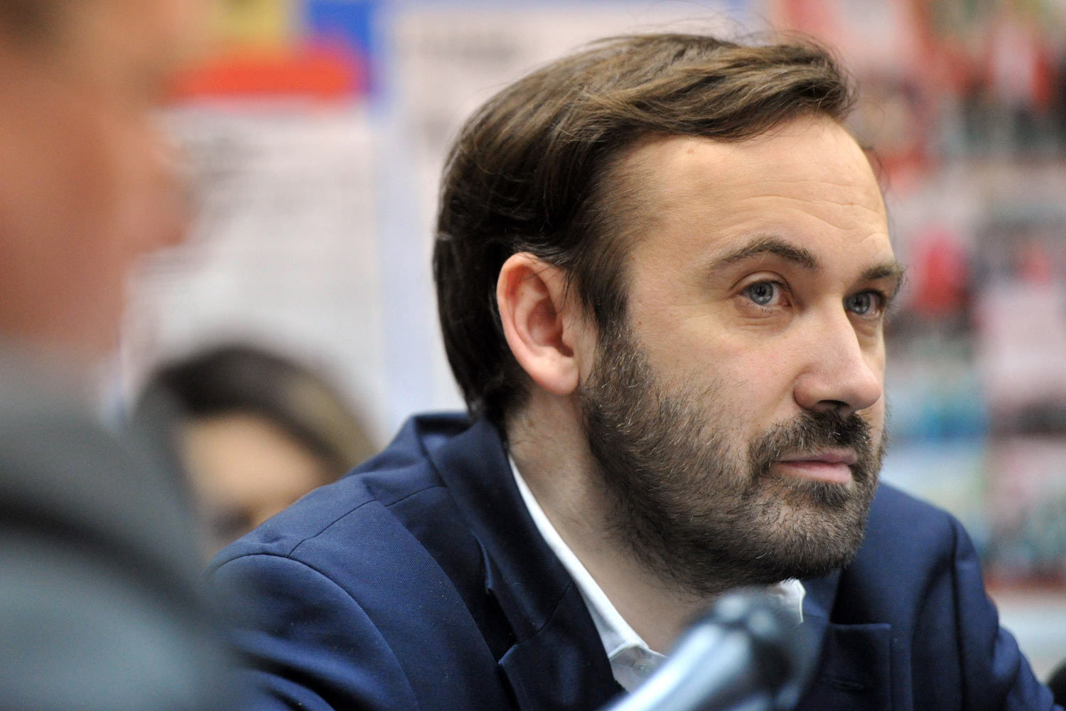 Сам депутат считает дело политическим и сказал «Ведомостям», что не будет просить убежища в США