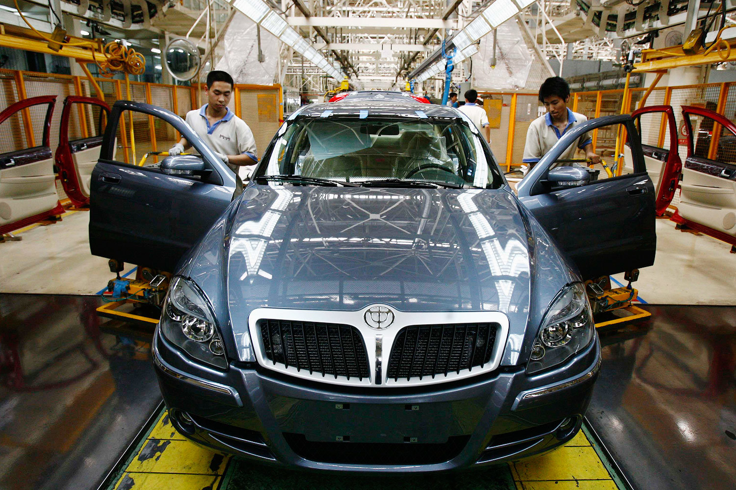 Brilliance Auto собирается построить в России завод при дальнейшей положительной динамике продаж и достижении уровня в несколько десятков тысяч проданных автомобилей