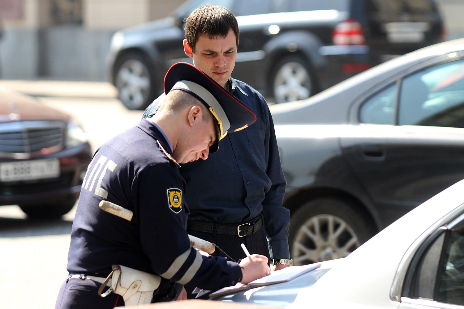 За оплату штрафа в срок до 20 дней его сумма может быть снижена в два раза, цитирует «Москва» пояснительную записку к законопроекту