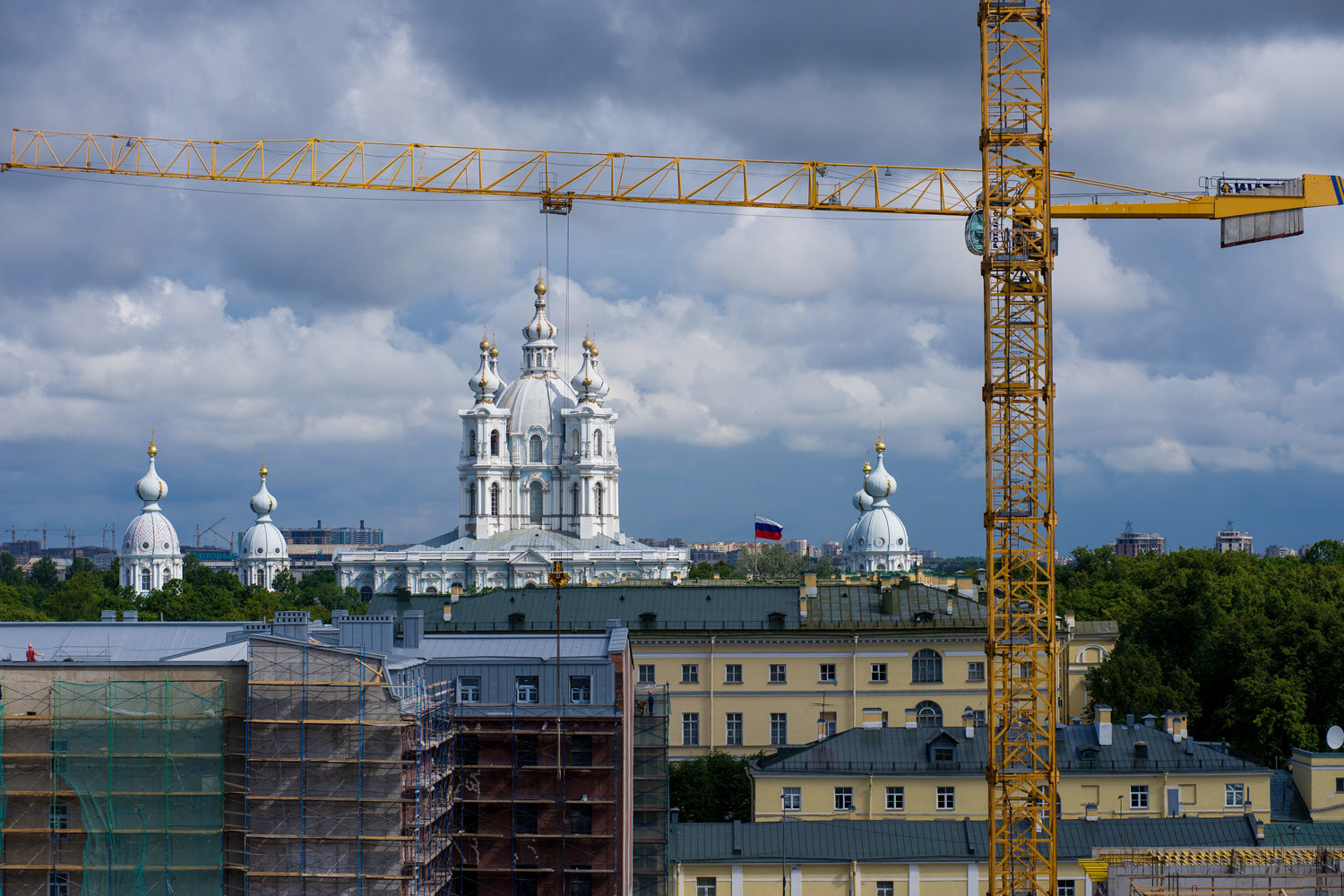 Застройщики рассчитывают на оживление спроса в конце года
