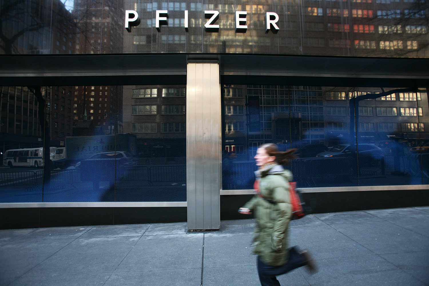 WSJ замечает, что на пути к слиянию много препятствий