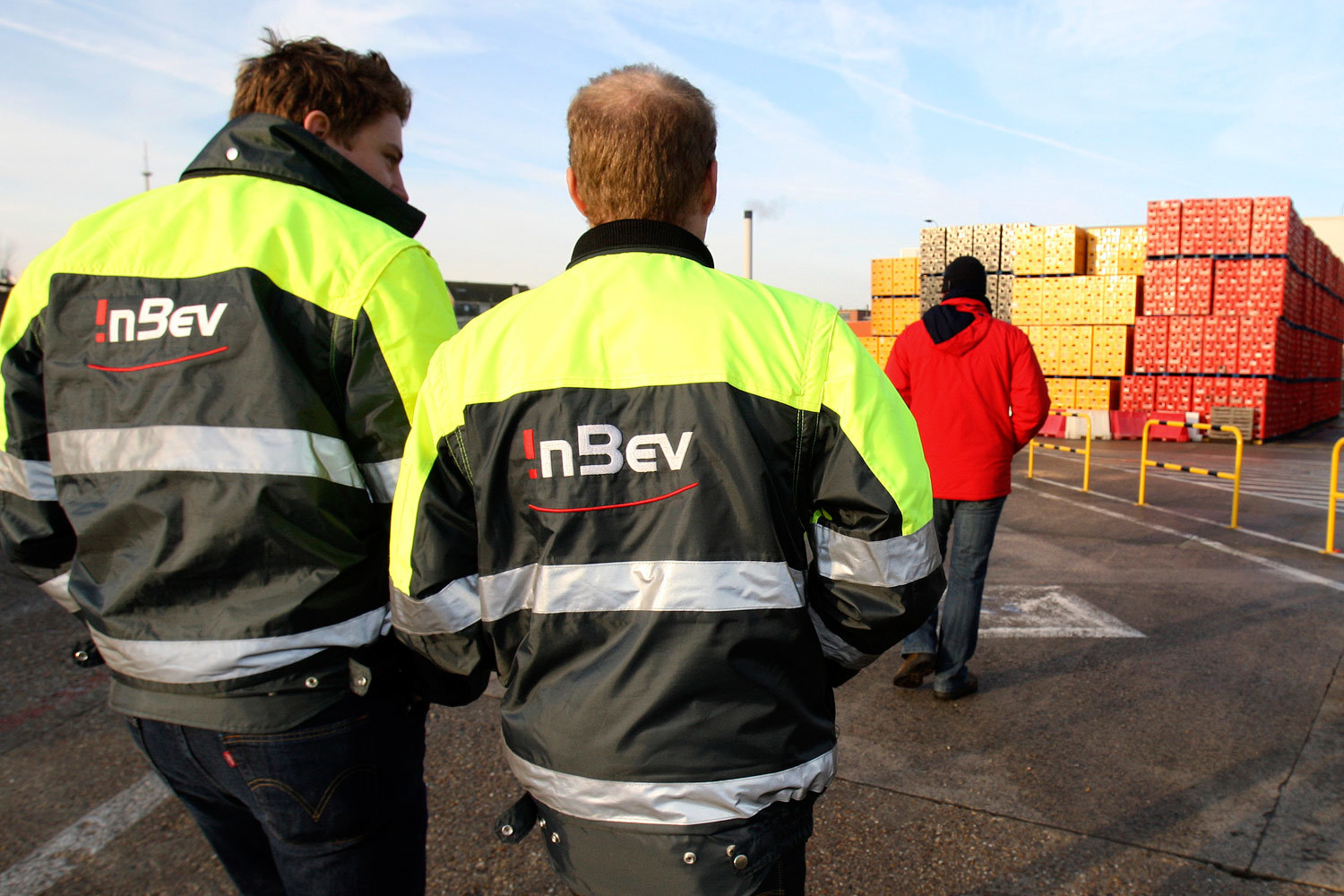 AB InBev наращивает продажи своих премиальных брендов