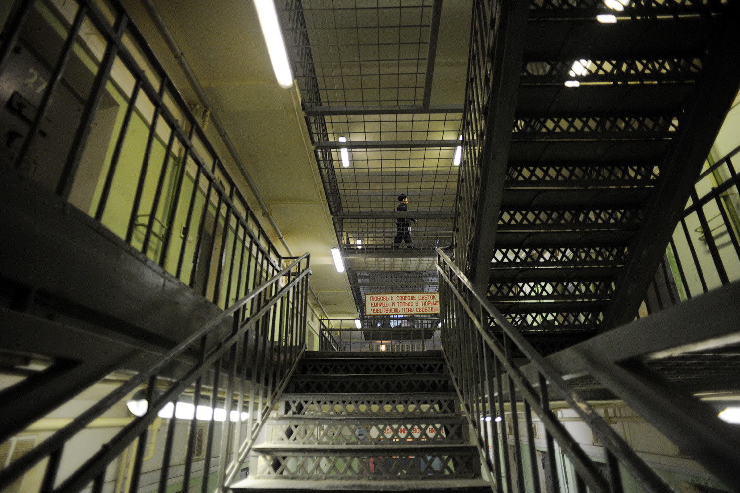 Разгрузить сизо от бизнесменов депутатам помогут сенаторы