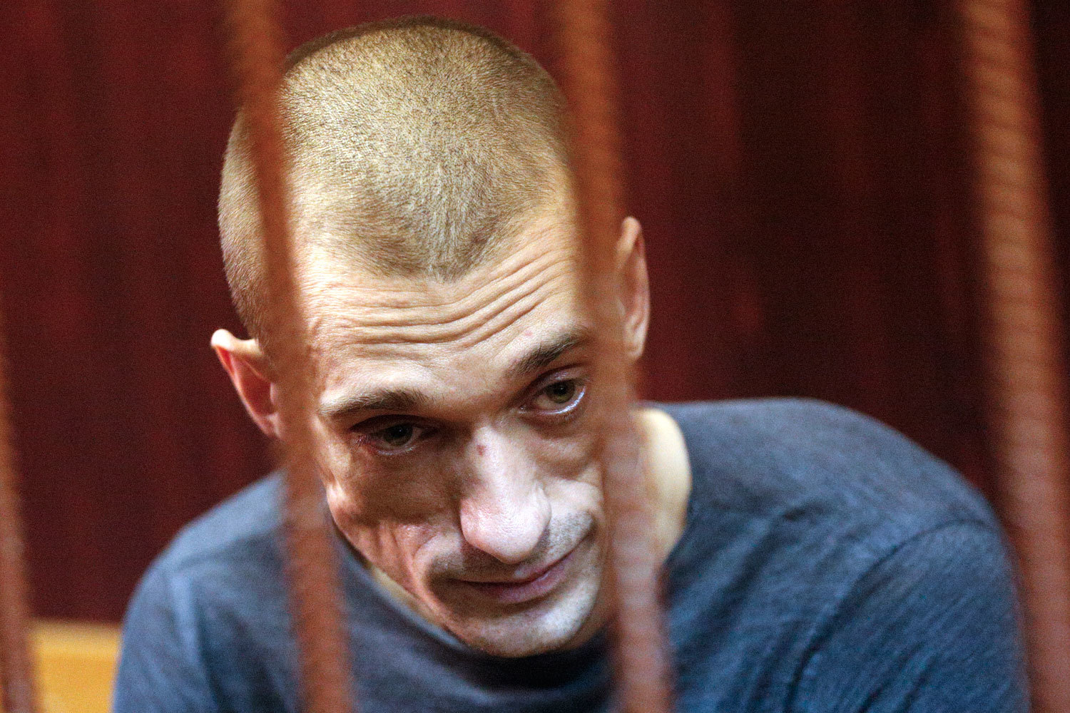 Павленский в понедельник ночью поджег дверь здания ФСБ