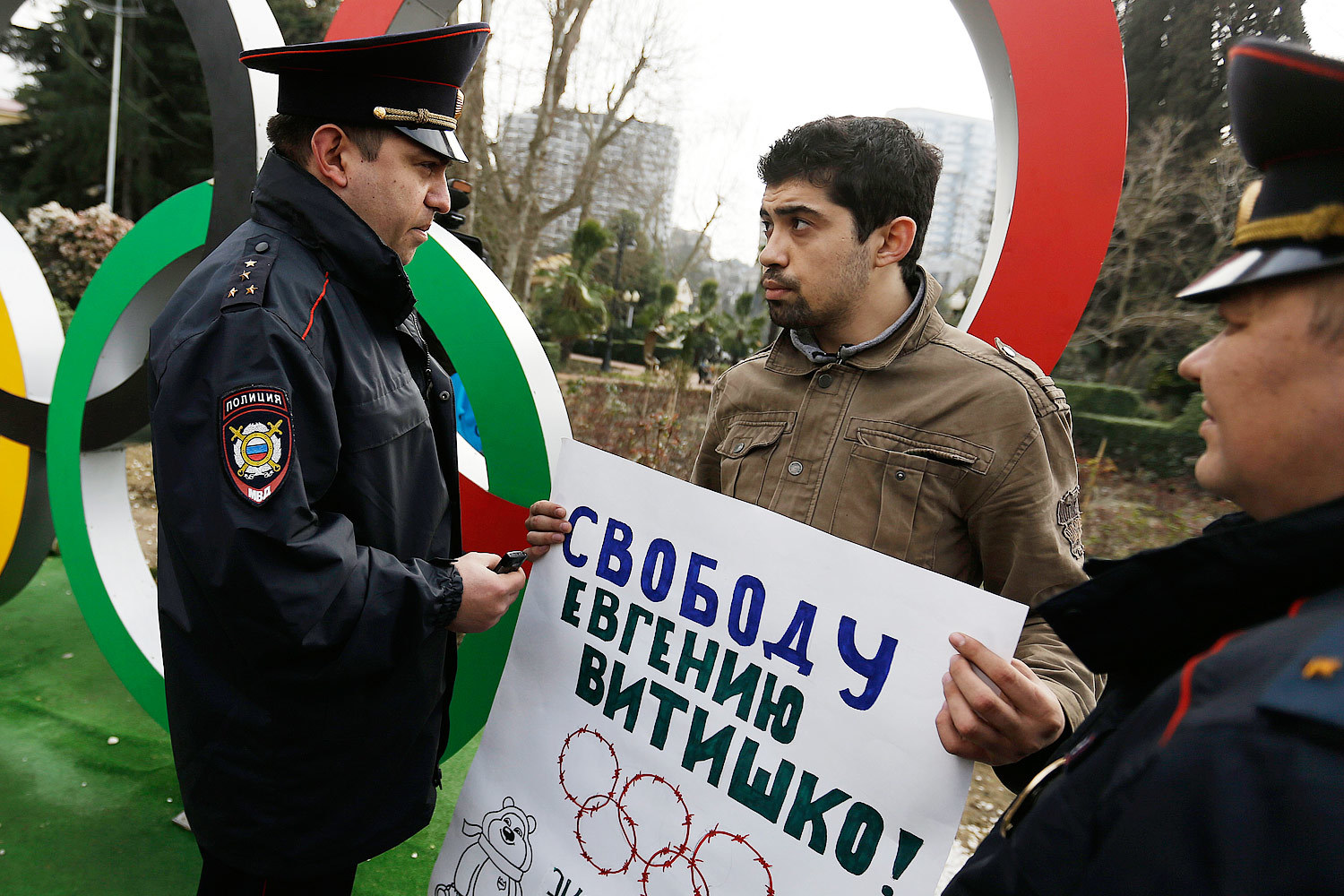 В мае этого года около 150 российских и зарубежных экологических и правозащитных организаций направили в Генпрокуратуру и ФСИН обращение с требованием освободить Евгения Витишко