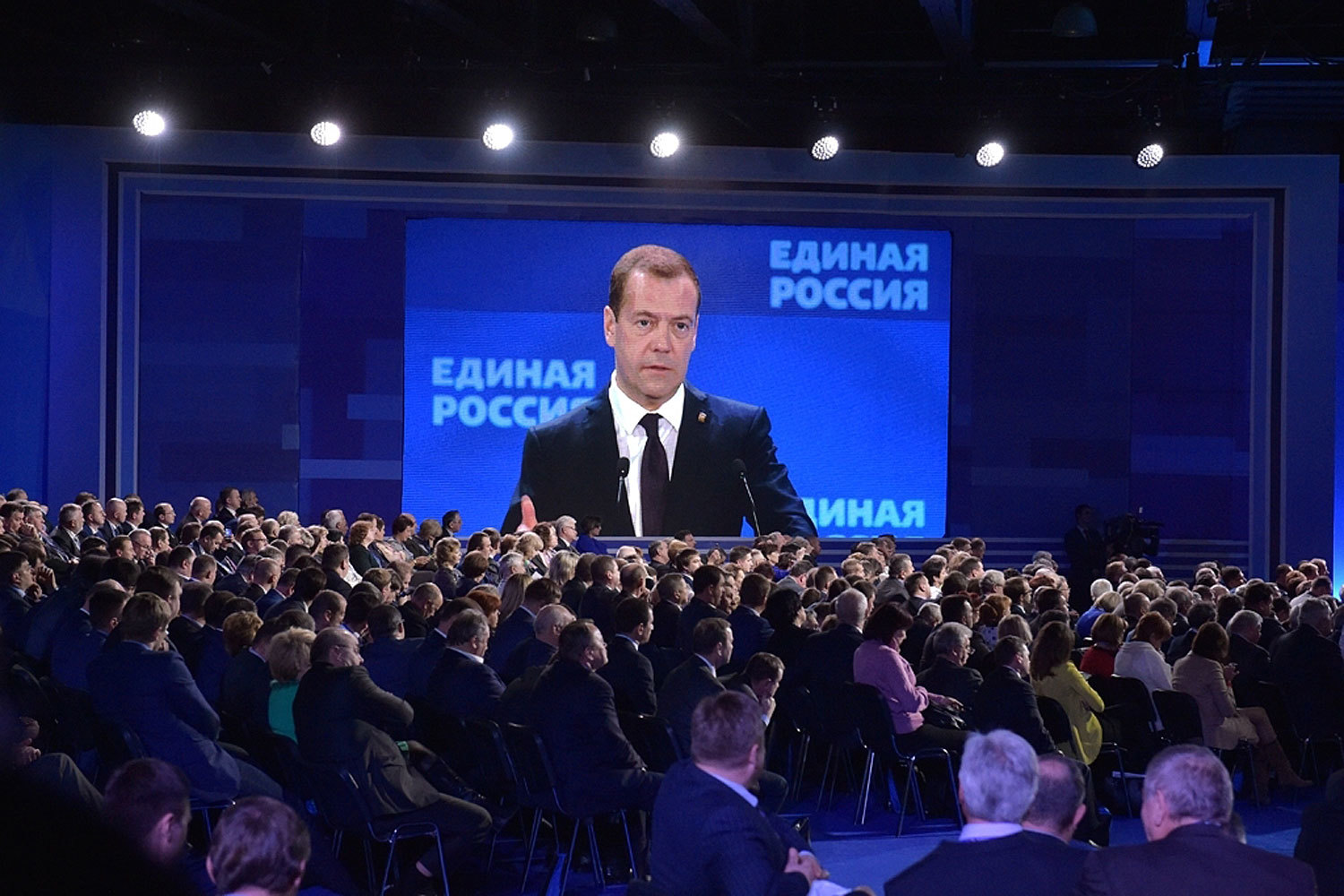 Дмитрий Медведев заявил собравшимся в «Крокус сити» однопартийцам, что время, когда не было ответственности за недекларирование доходов на региональных выборах, прошло