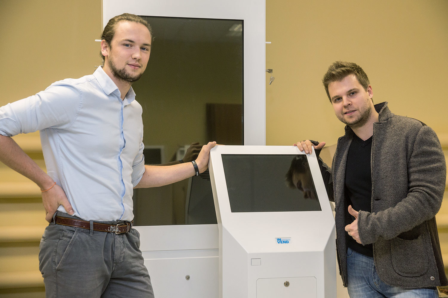 Виктор Зубик (на фото слева) и Никита Сизиков надеются на заказы от частного бизнеса