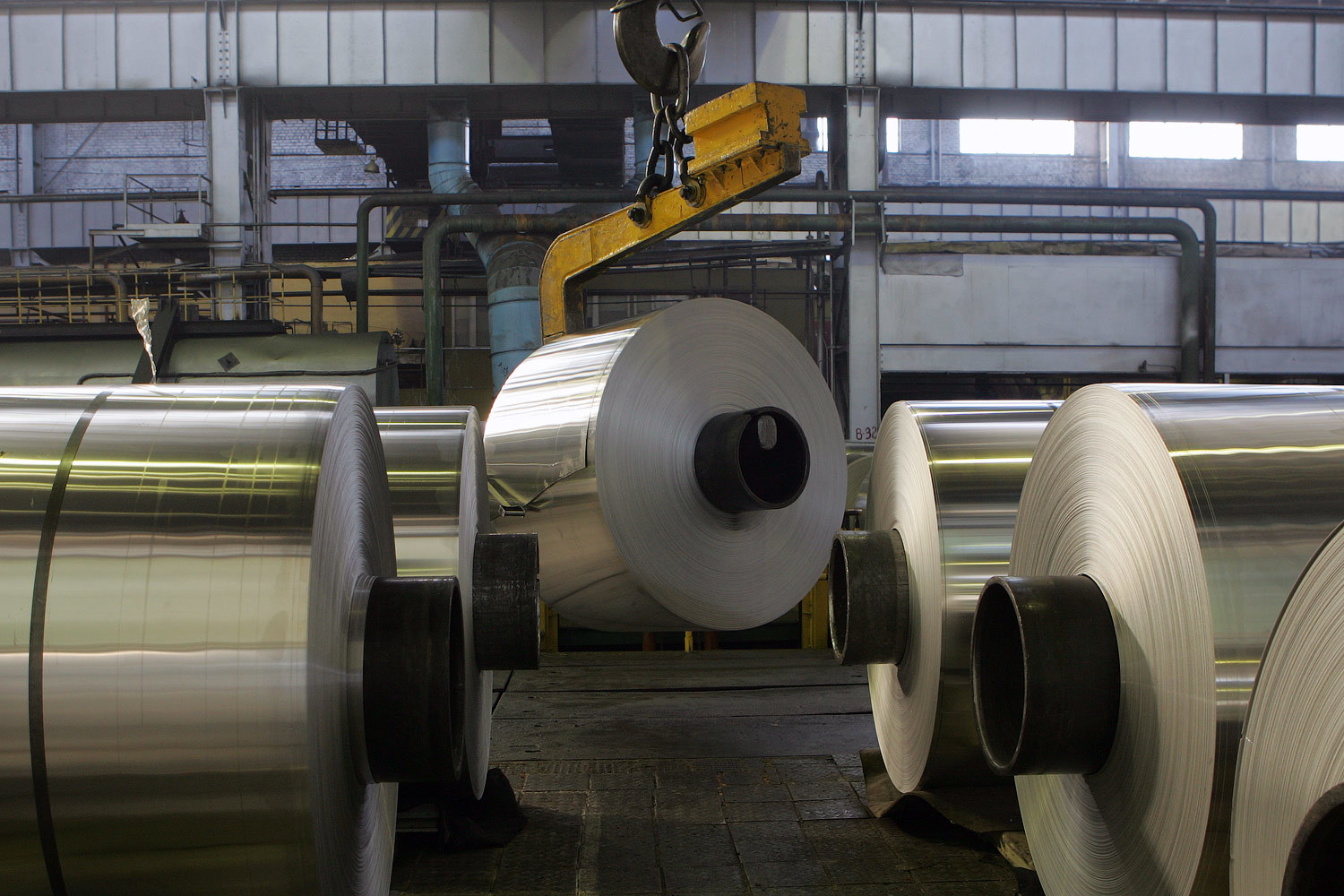 Китай готов пересмотреть объемы производства алюминия, чтобы остановить обвал цен