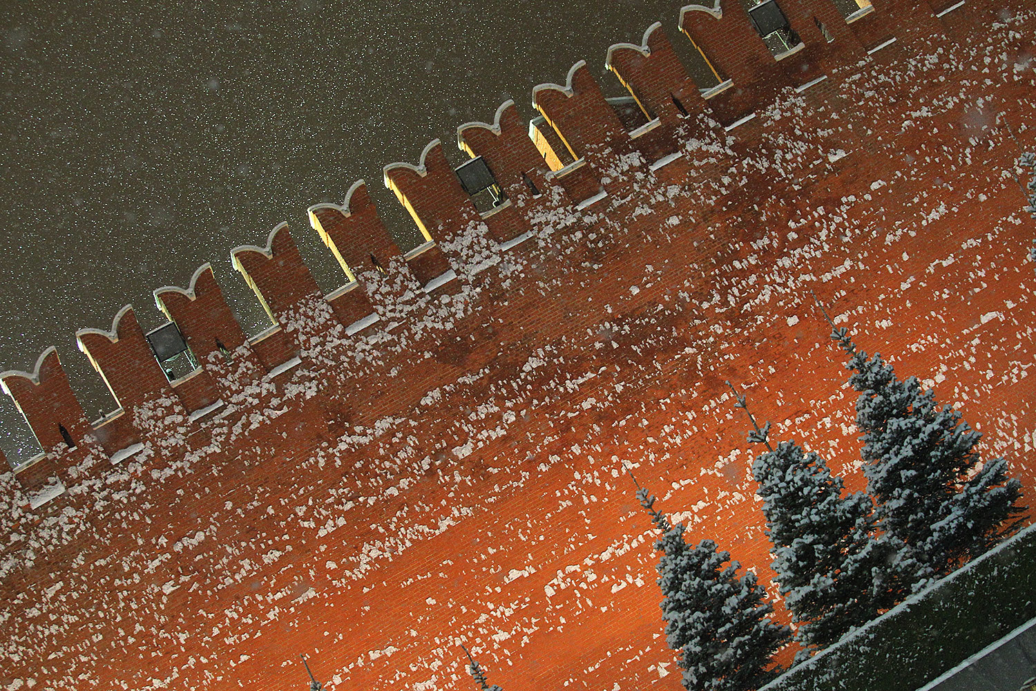 Правительство предложило запретить учреждать СМИ лицам, судимым за преступления против государства