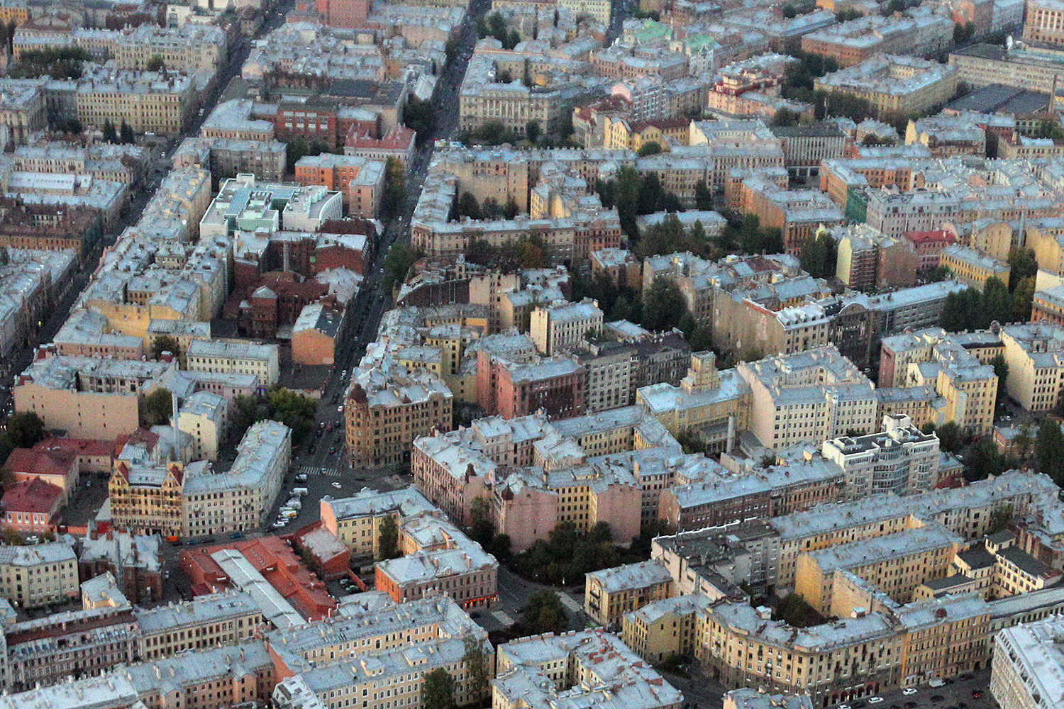 Петербургские чиновники пытаются латать дыры в городском хозяйстве, решая проблемы по мере возникновения скандалов
