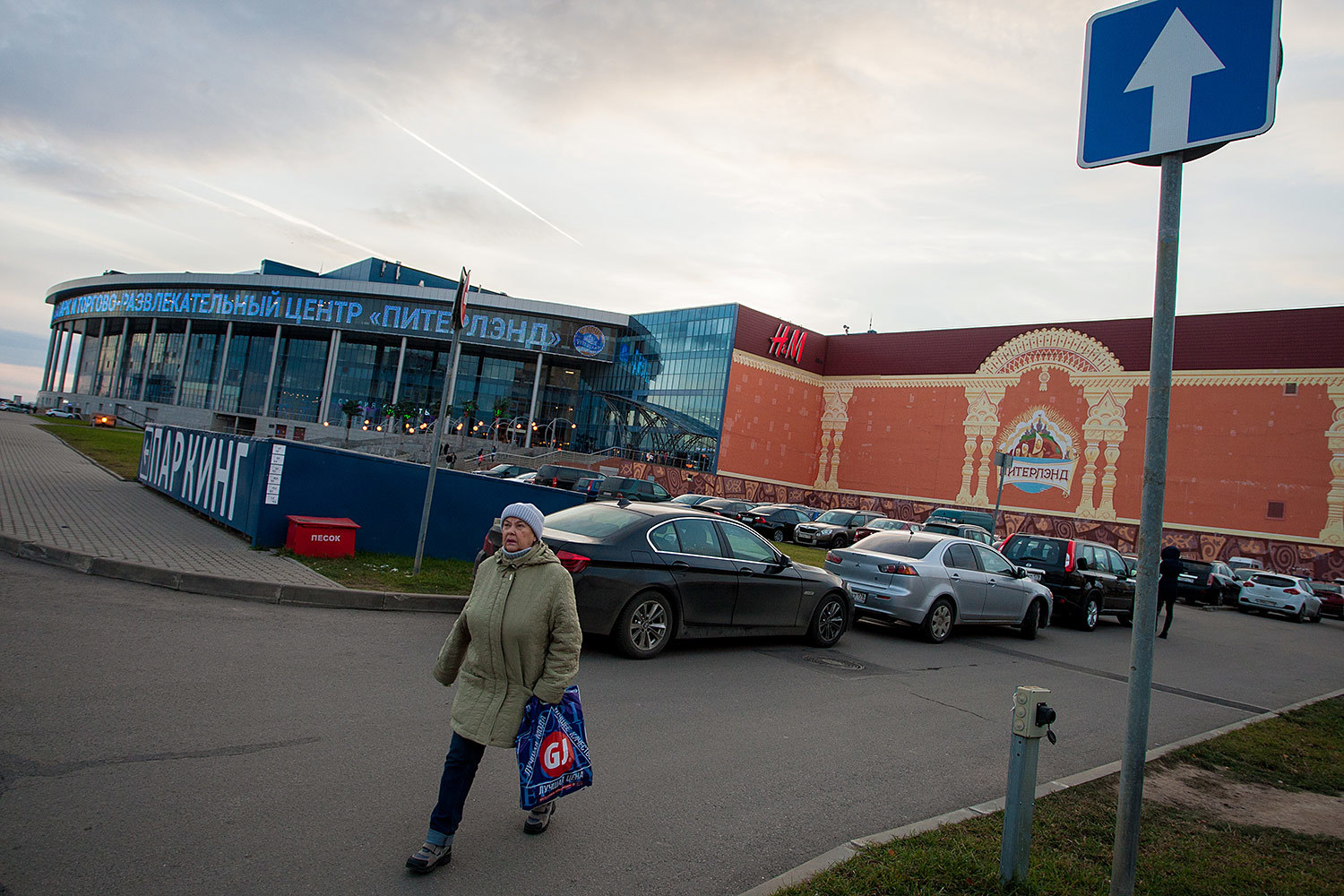 «Питерлэнд» открылся в июне 2012 г., площадь комплекса – 180 000 кв. м