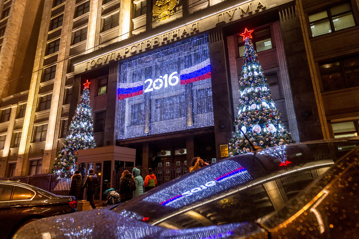 Приближение выборов и усиливающийся экономический кризис поставили депутатов Госдумы в нелегкое положение