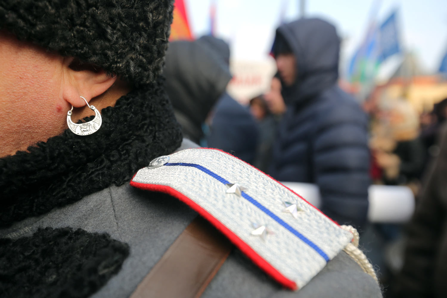 Контракт с казаками был заключен 31 декабря, подчеркивает Дмитриев, их организацию как единственного поставщика рекомендовал Совет судей