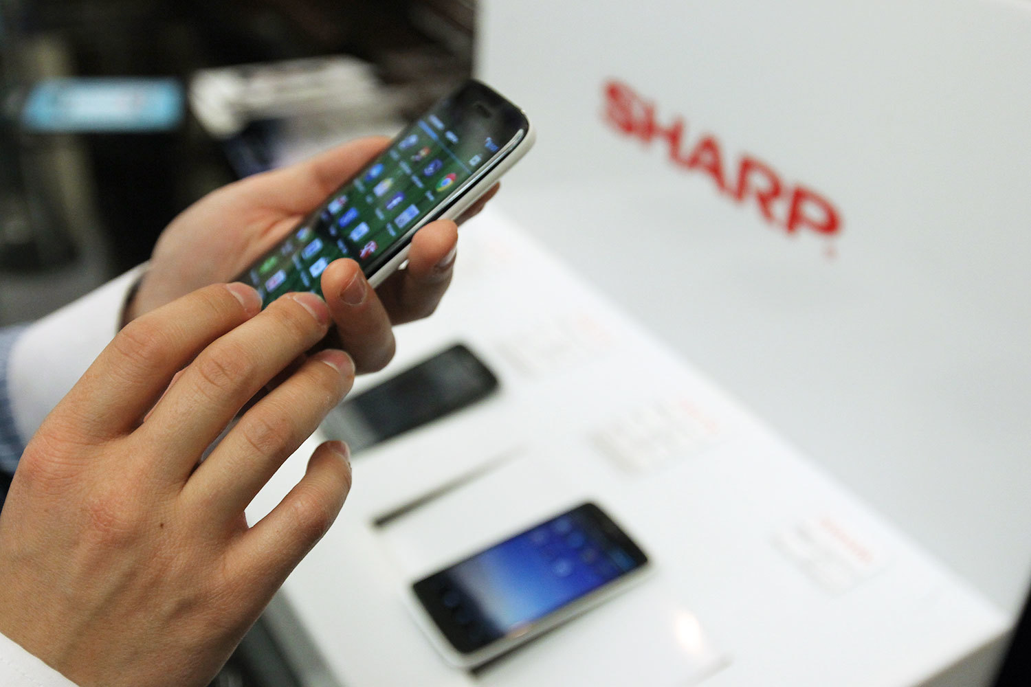 Тайваньская Foxconn получит 65,9% Sharp