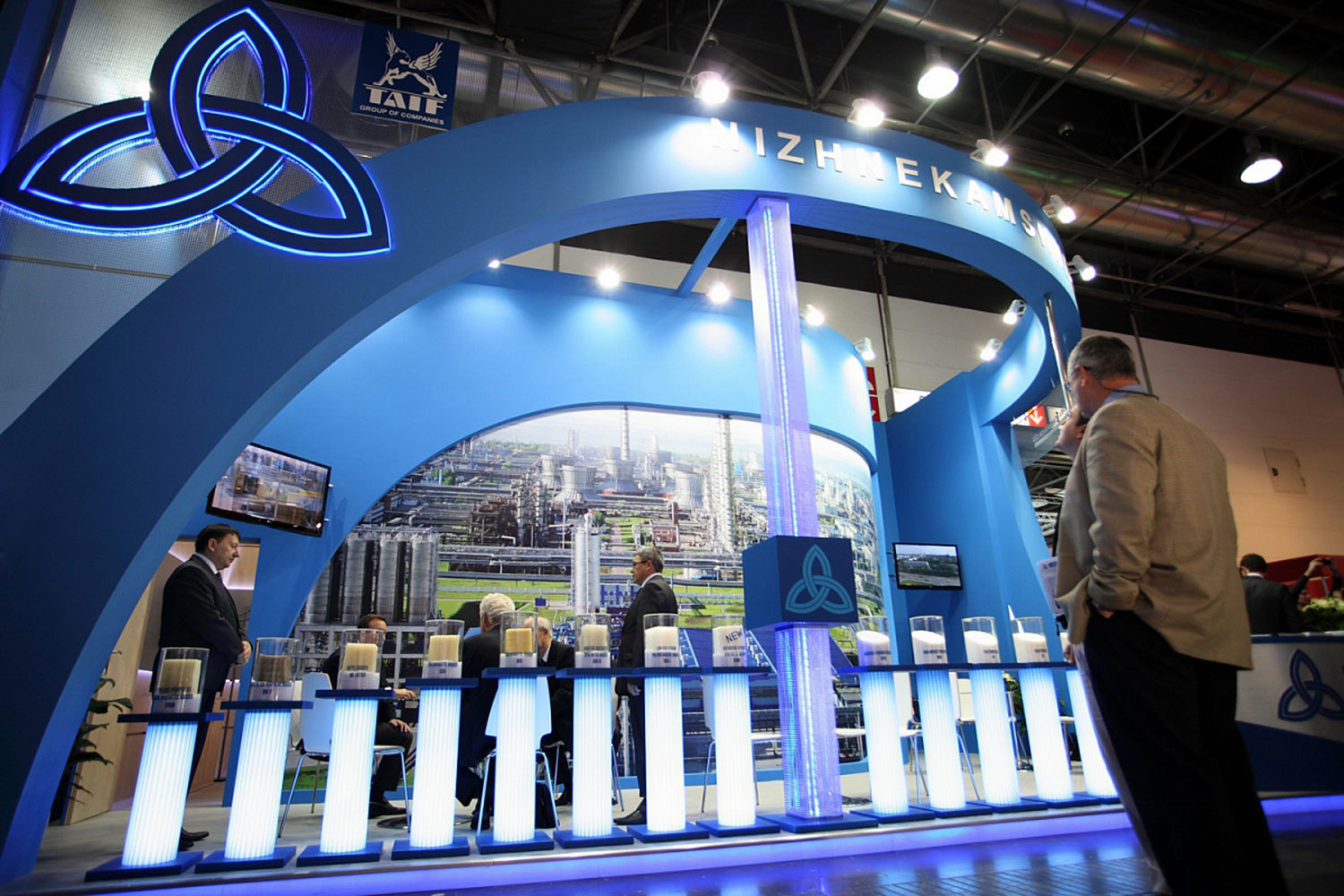 В начале февраля Татарстан включил в план приватизации 22% «Нижнекамскнефтехима» (НКНХ), 9% «Танеко» и 4,3% «Татнефти»