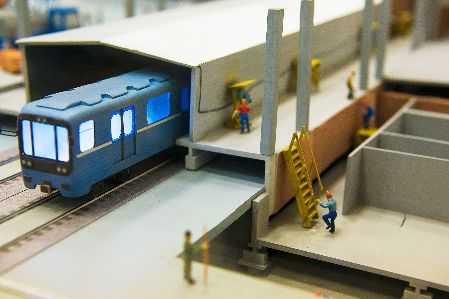 Новую линию надо сдать через два года