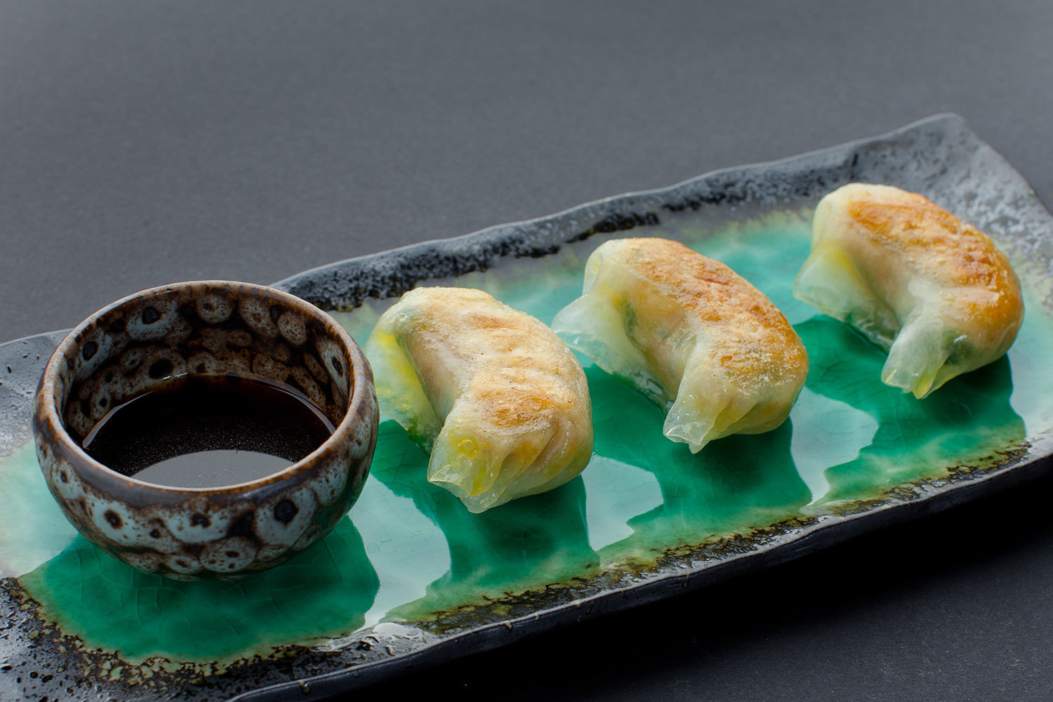 Дим сам с пекинской уткой и лапшой из огурца в меню «Оттянись» ресторана Zodiac