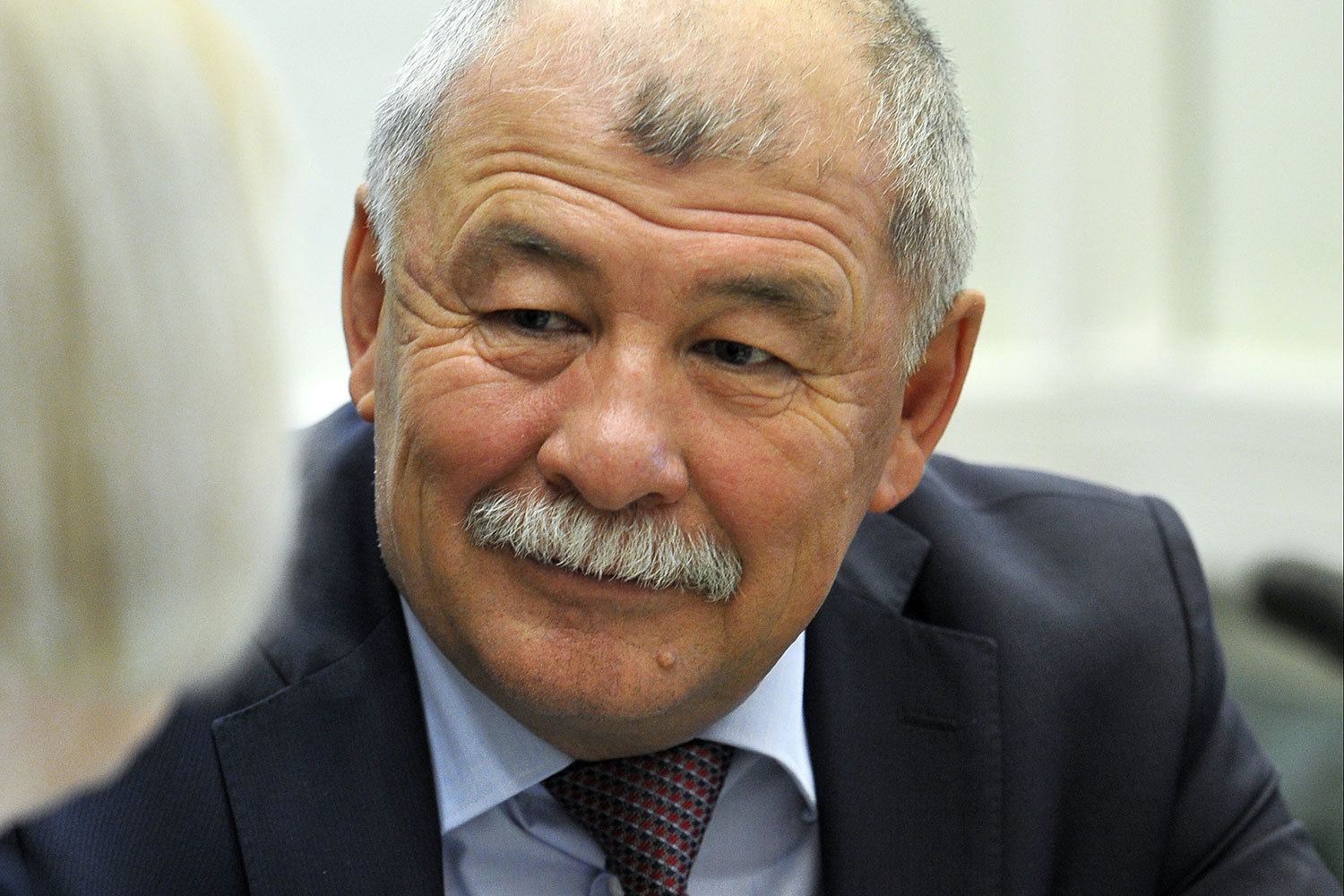 Как следует из позиции КС, у Эма нет никаких оснований сохранять статус депутата