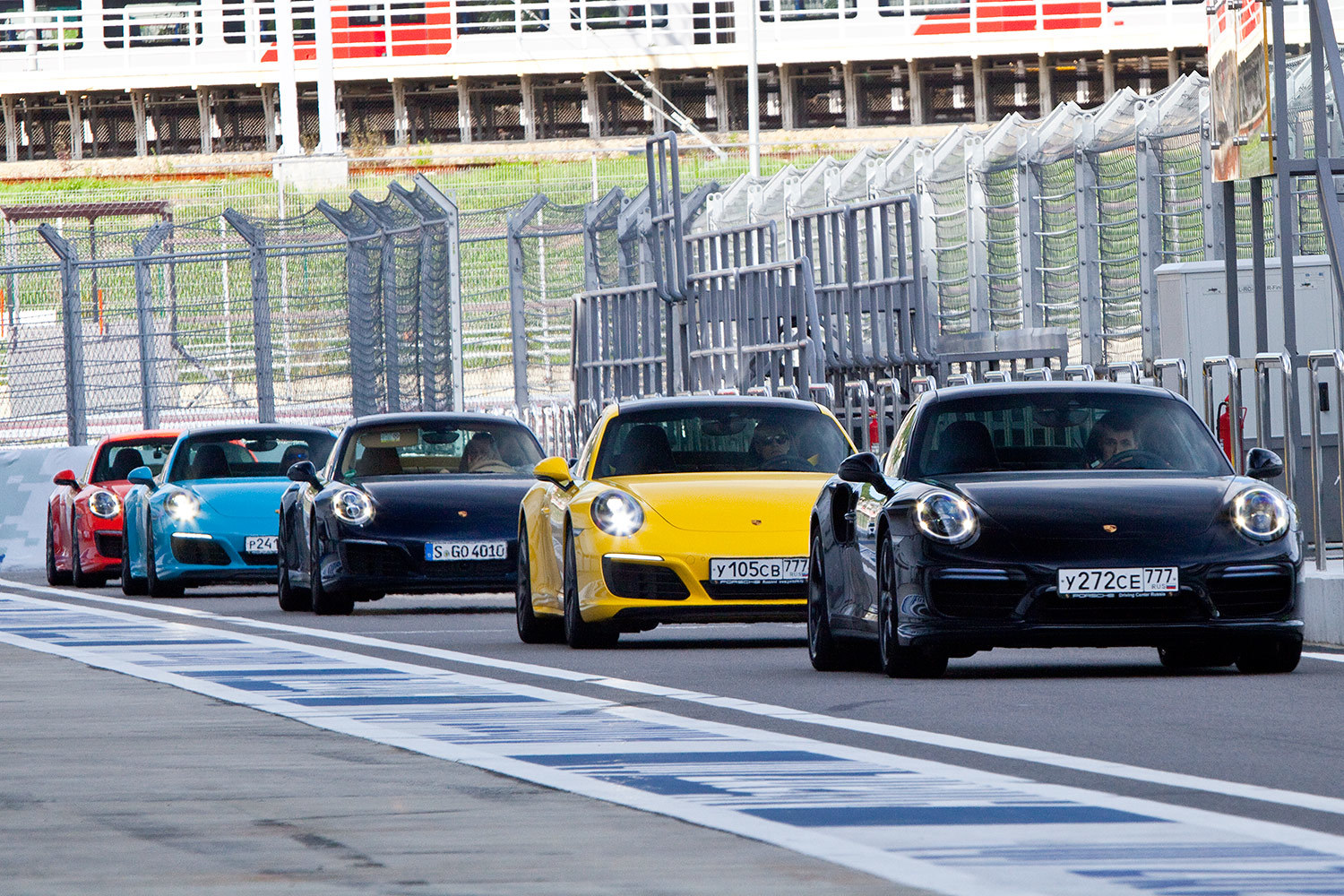 Porsche 911 Carrera на автодроме в Сочи