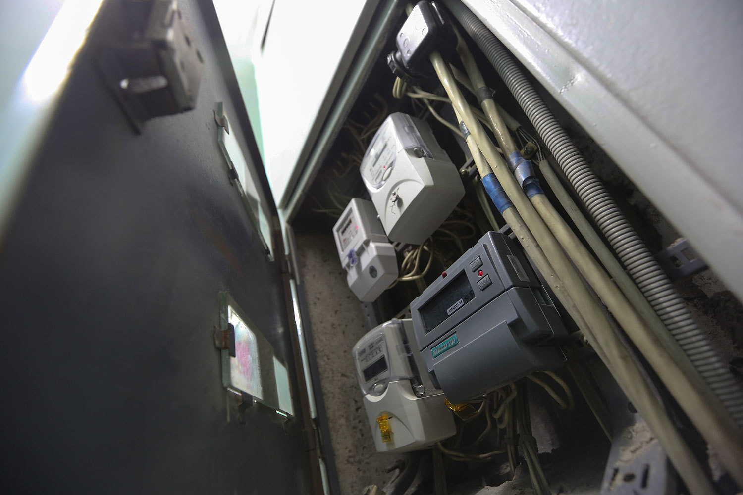 Государство хочет упростить доступ операторов к внутридомовым электросетям