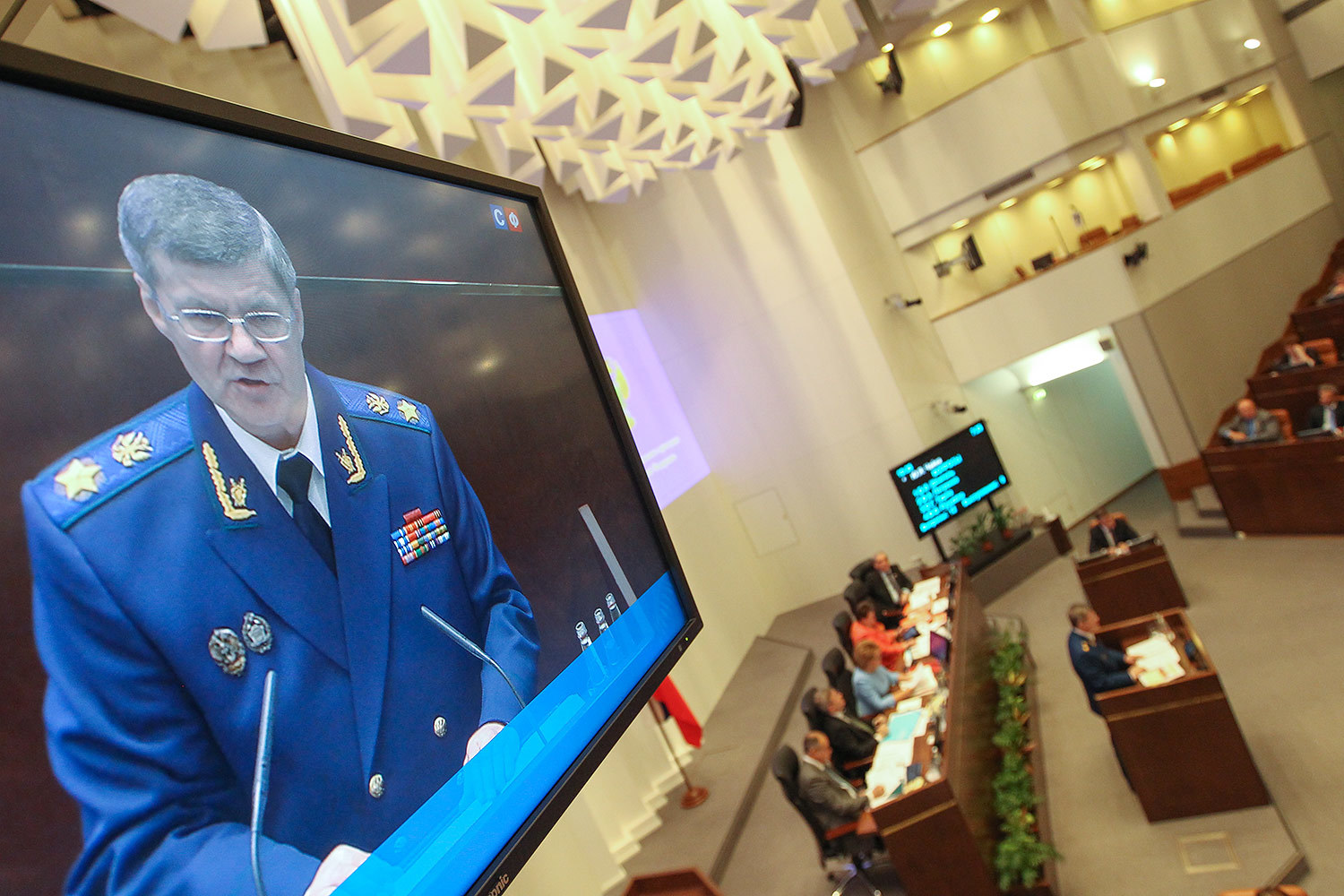 Сенаторы переназначили Юрия Чайку генпрокурором