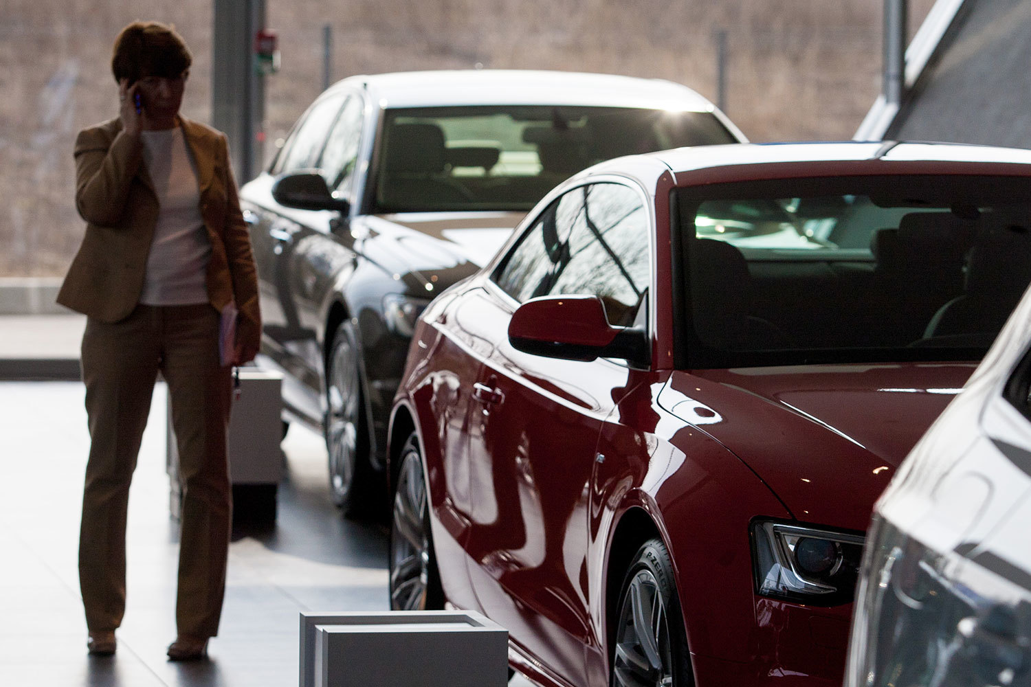 АЕБ существенно ухудшила прогноз по продажам машин на 2016 г. – с минус 4,7 до минус 10,3%. За полгода рынок так и не восстановился