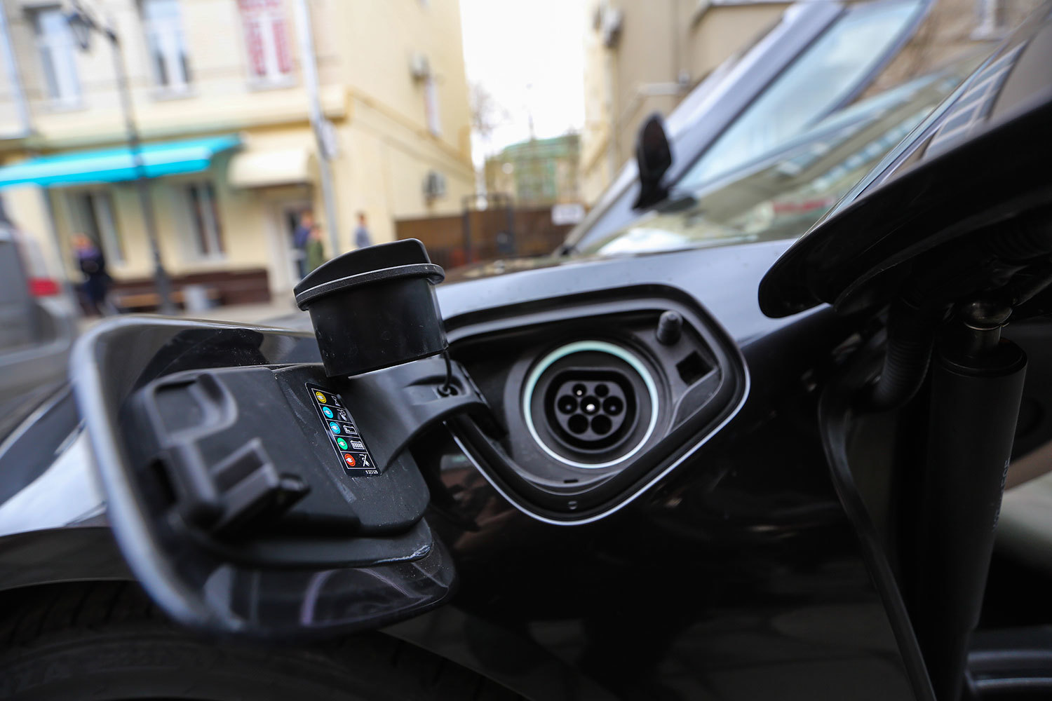 Пошлины на ввозимые в страны ЕАЭС легковые электромобили будут обнулены, а на легкие коммерческие – снижены втрое