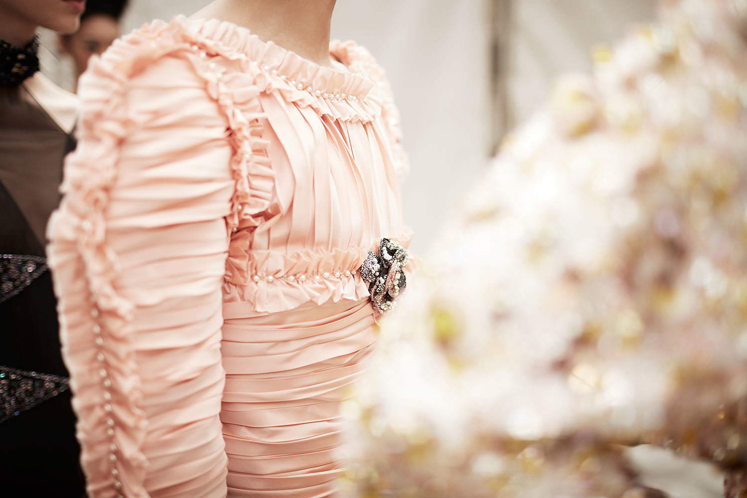 90% тканых материалов, которые использует Chanel, произведены во Франции